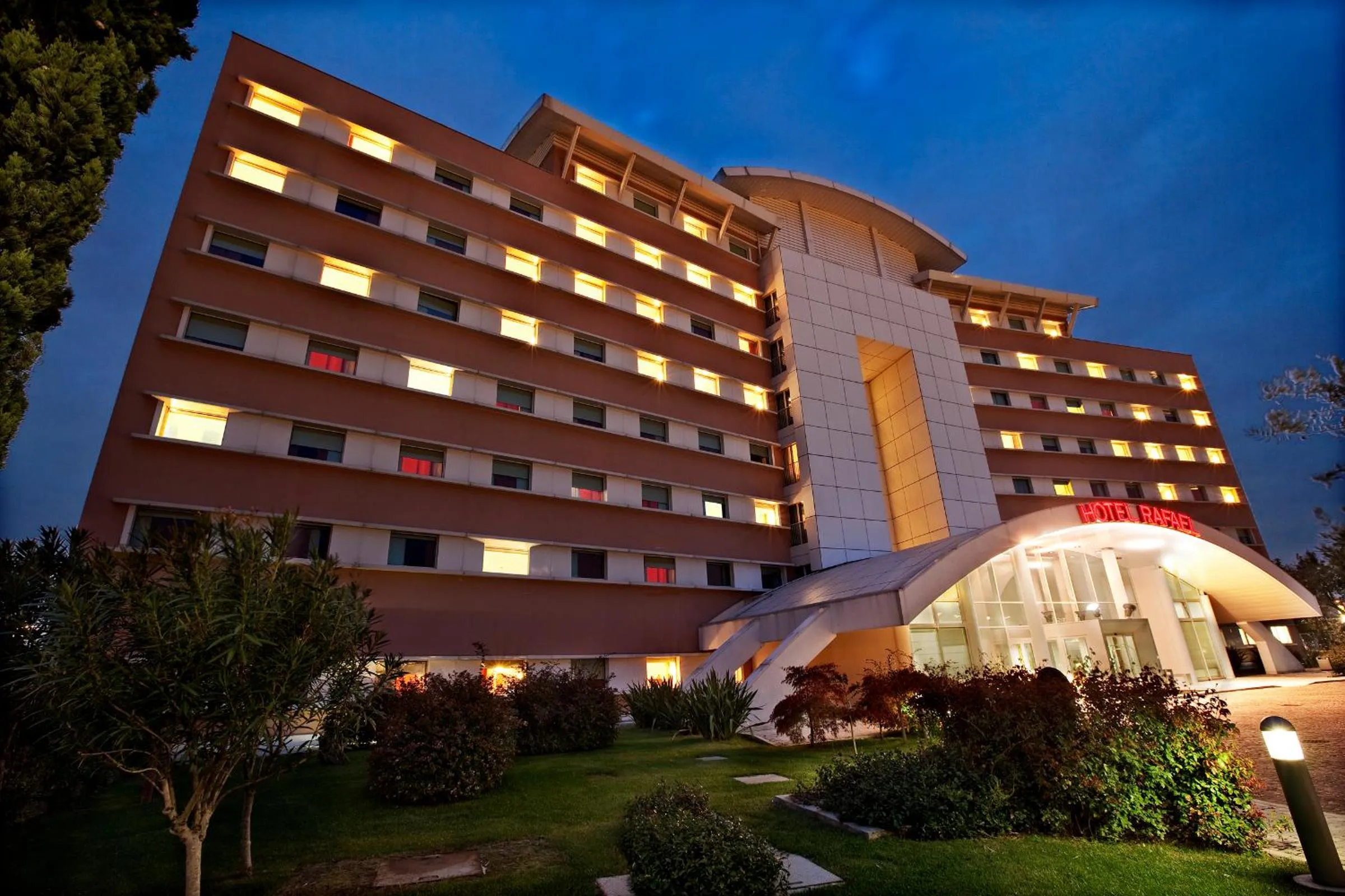 Facade/entrance in Hotel Rafael