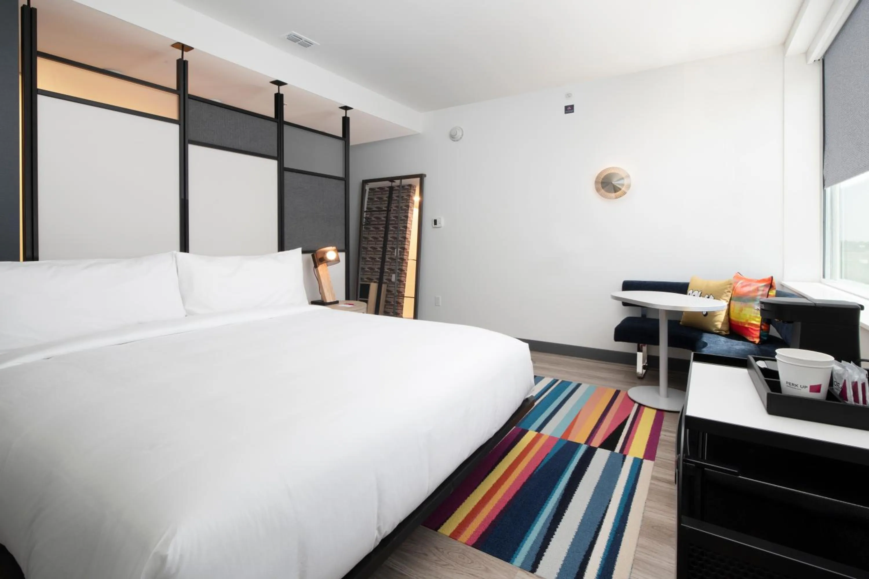 Bedroom, Bed in Aloft McAllen