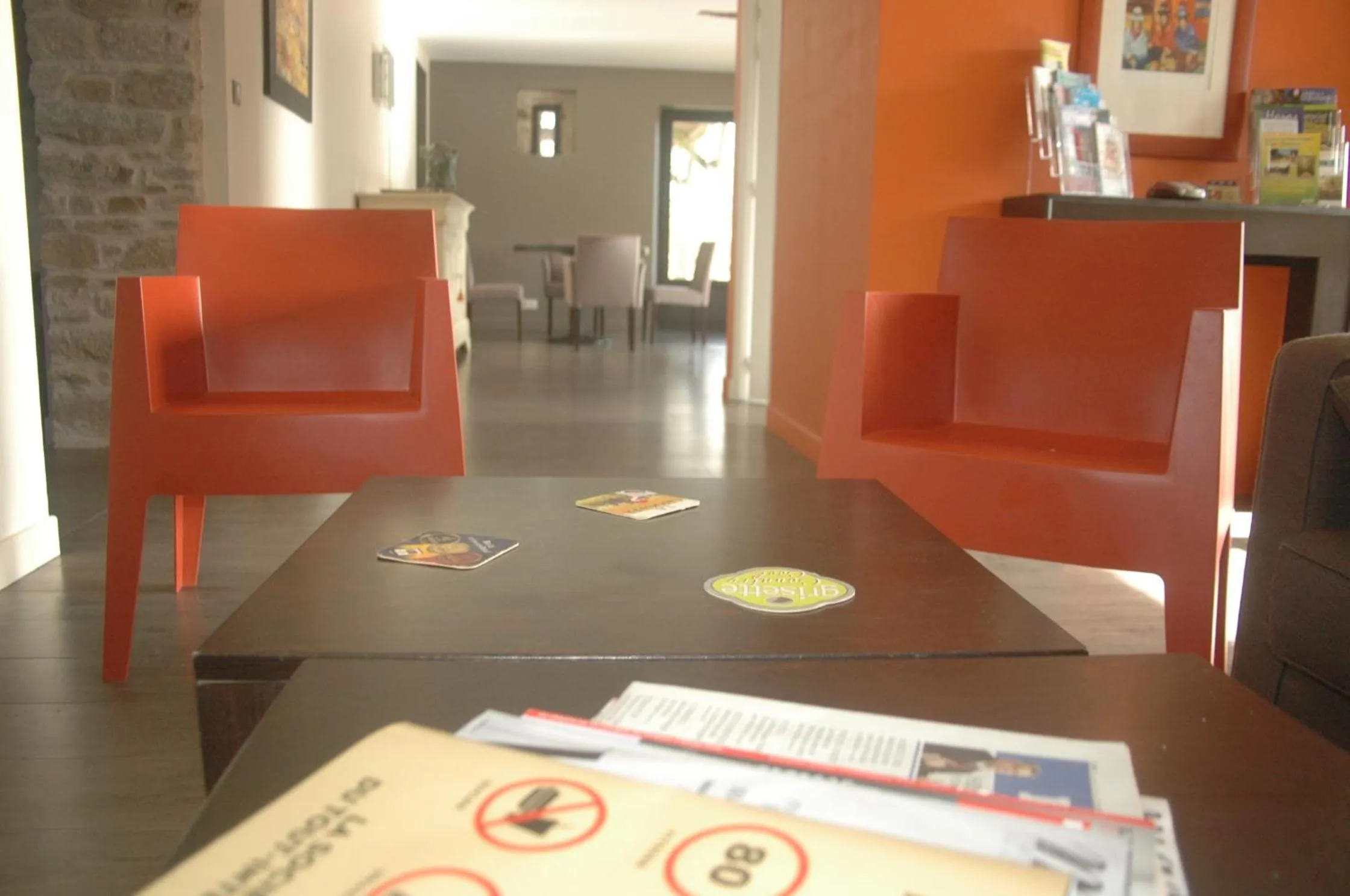 Communal lounge/ TV room in La Villa des Forges