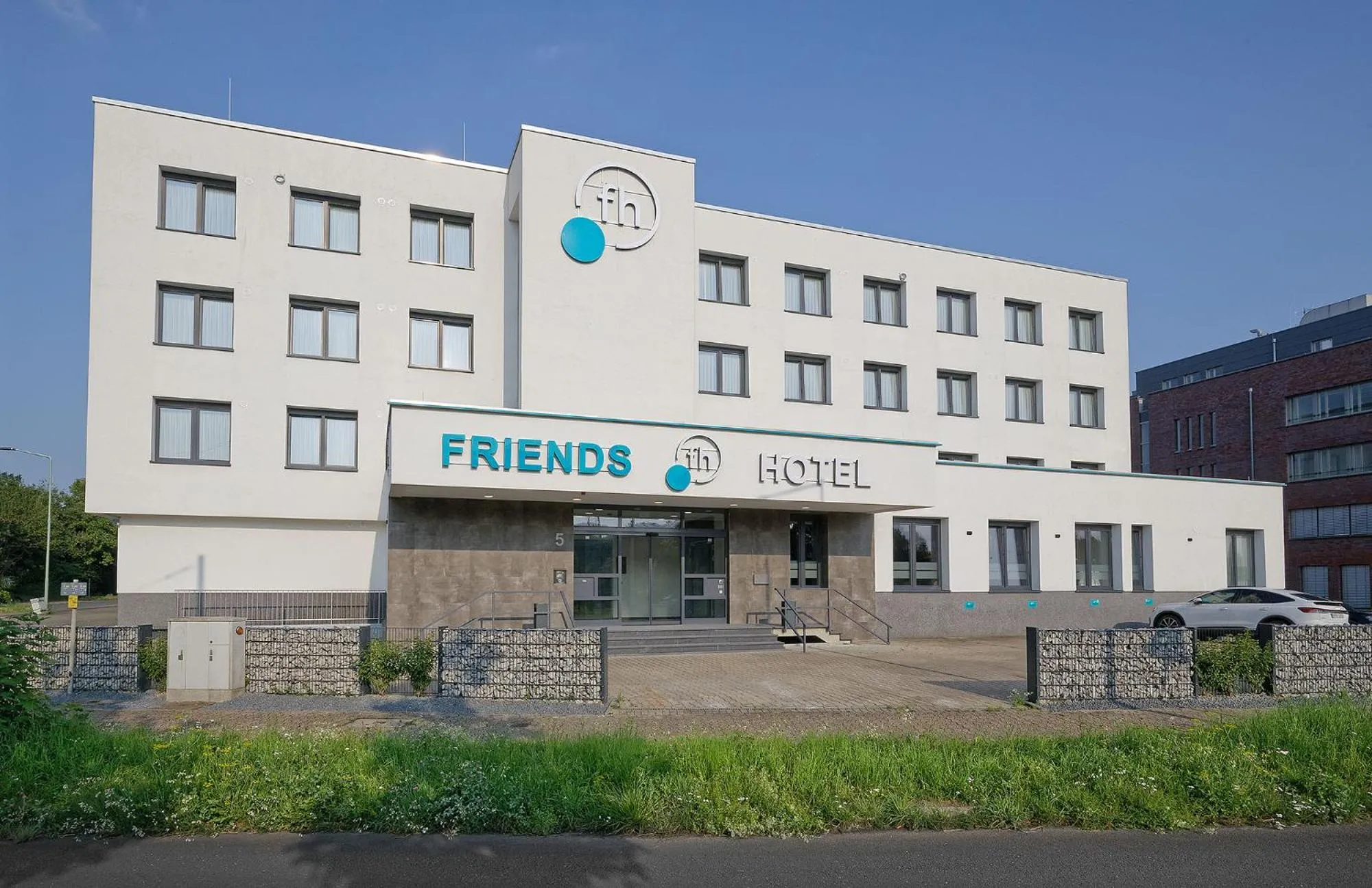 Property building in Friends Hotel Düsseldorf-Airport Ratingen