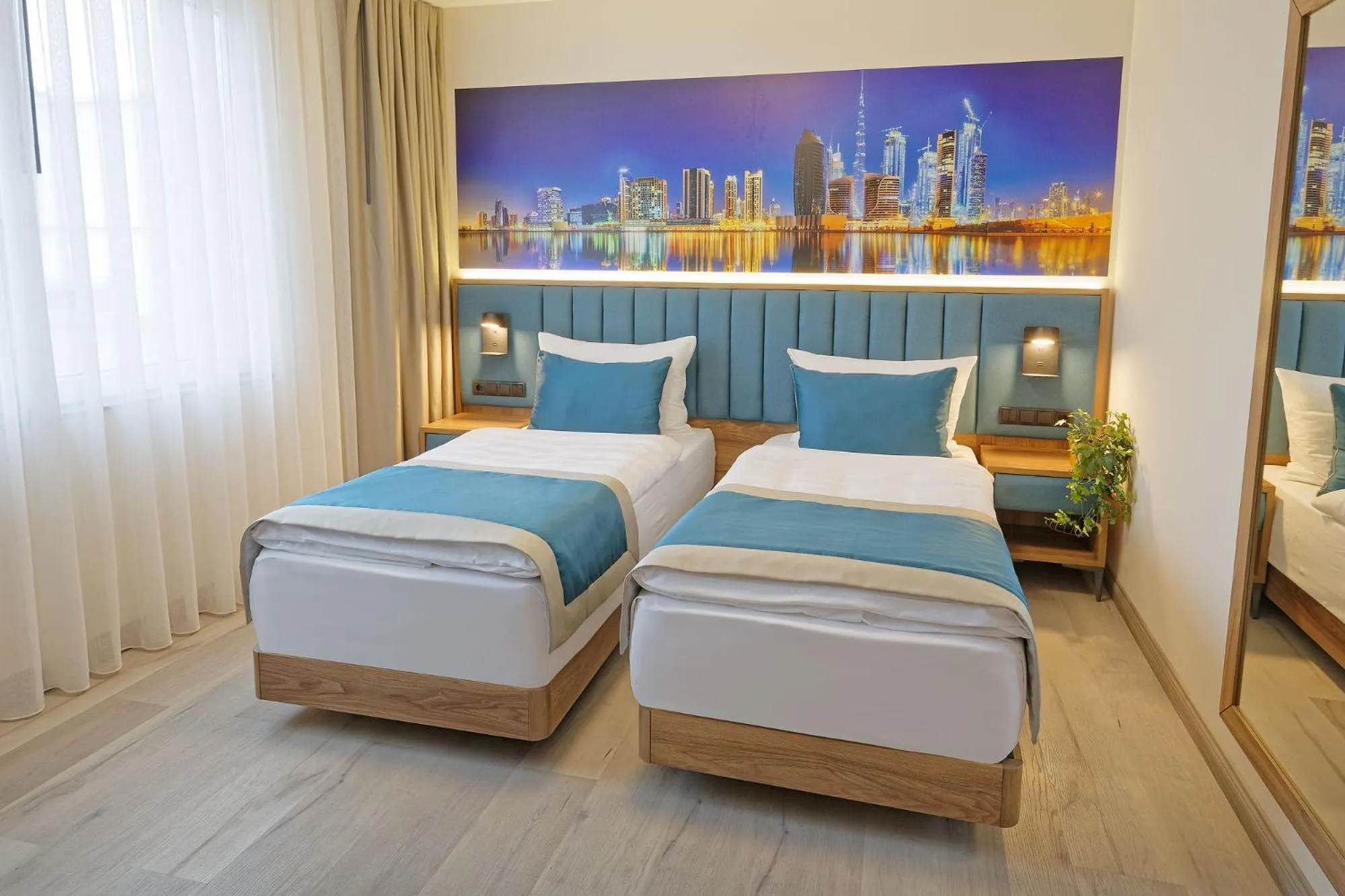 Photo of the whole room, Bed in Friends Hotel Düsseldorf-Airport Ratingen