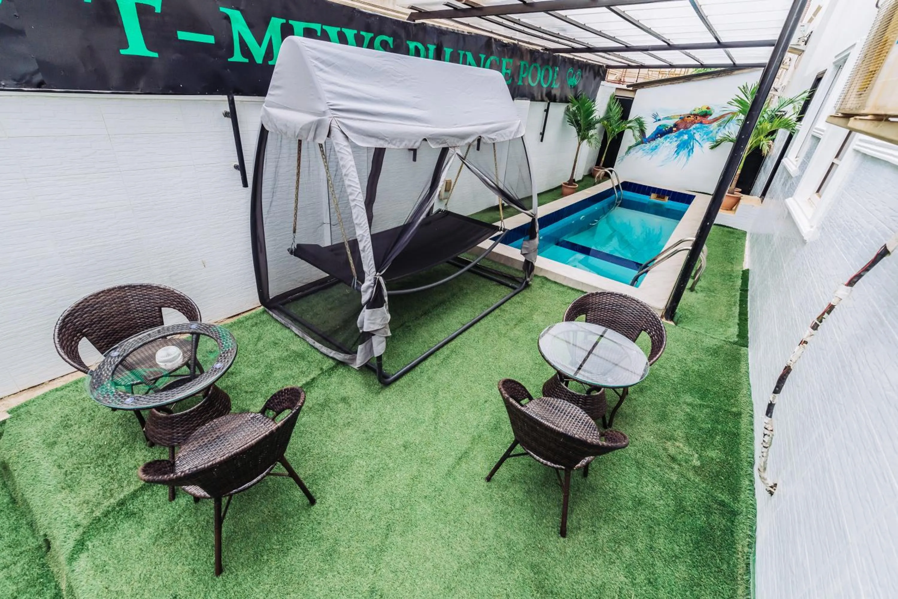 Patio in Tranquil Mews Hotel