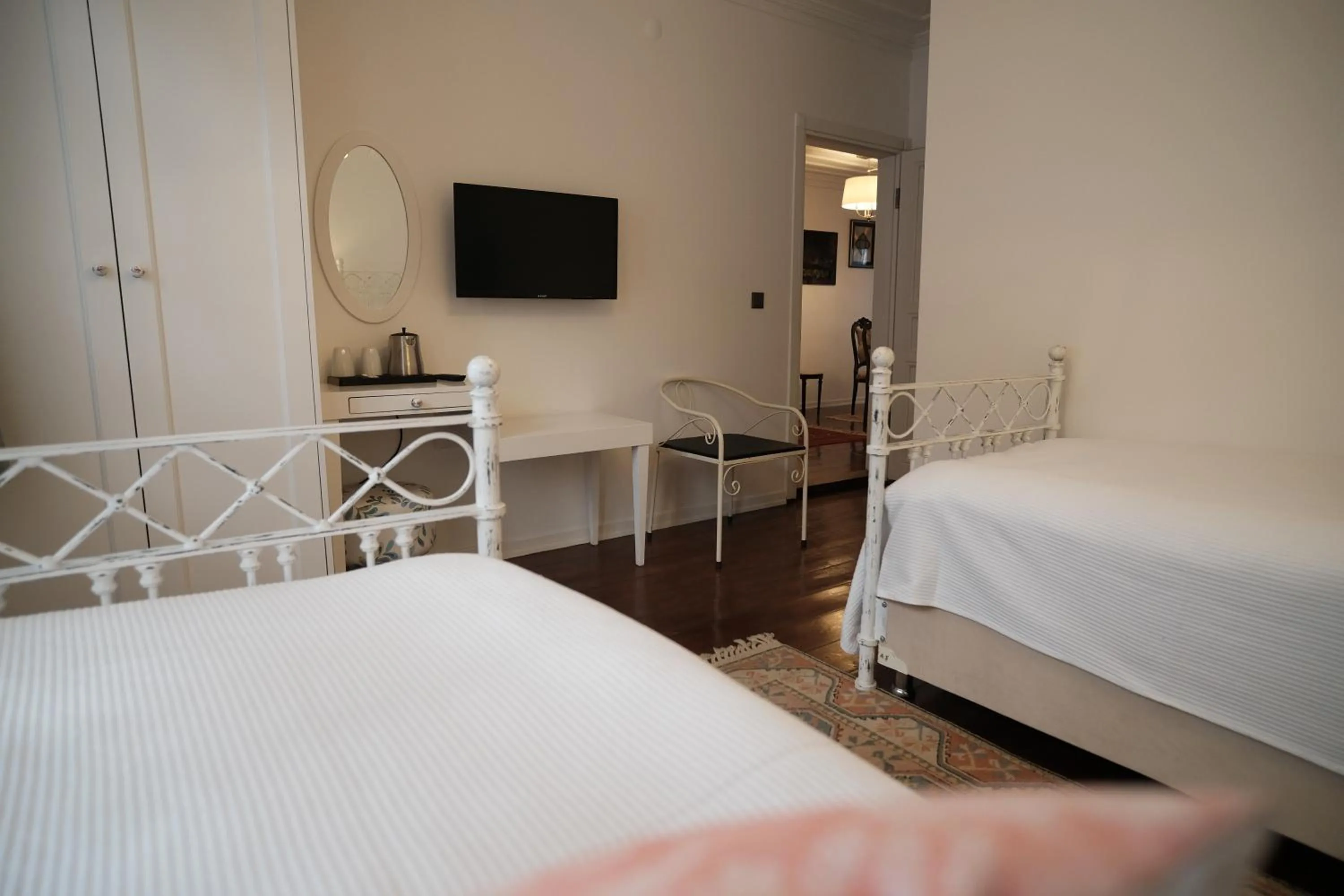 Photo of the whole room, Bed in MECİT KAPTAN KONAĞI