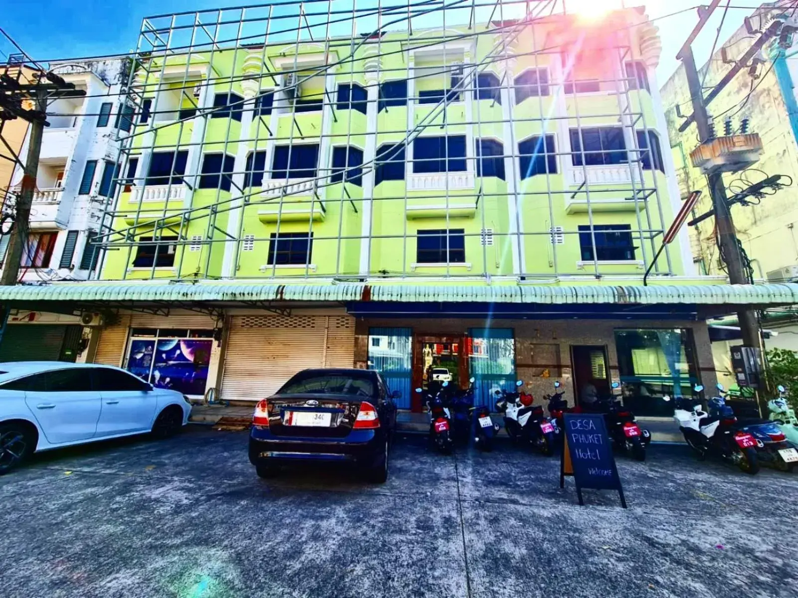 Property building in Desa Phuket Property building in Desa Phuket