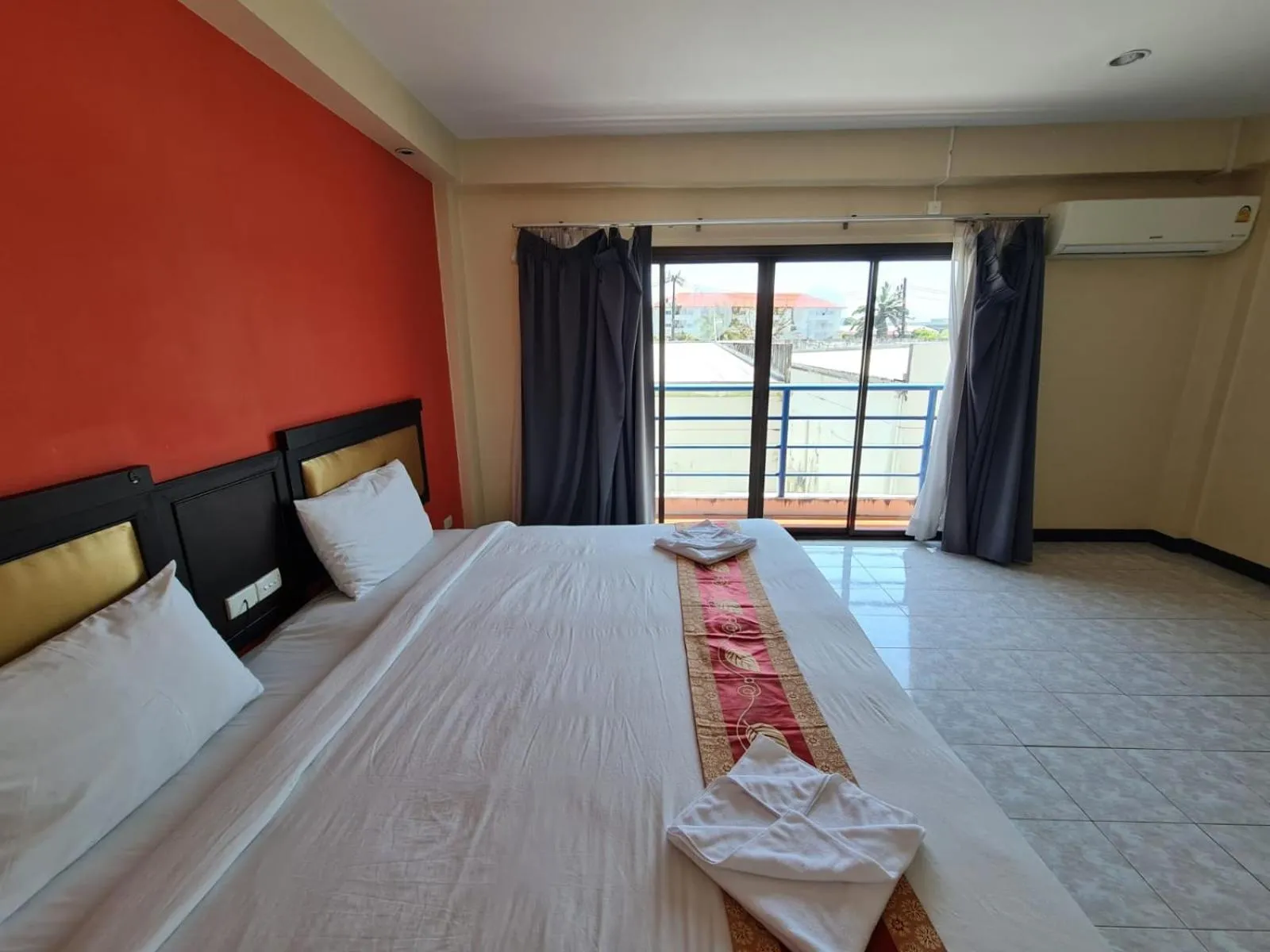 Bedroom, Bed in Desa Phuket