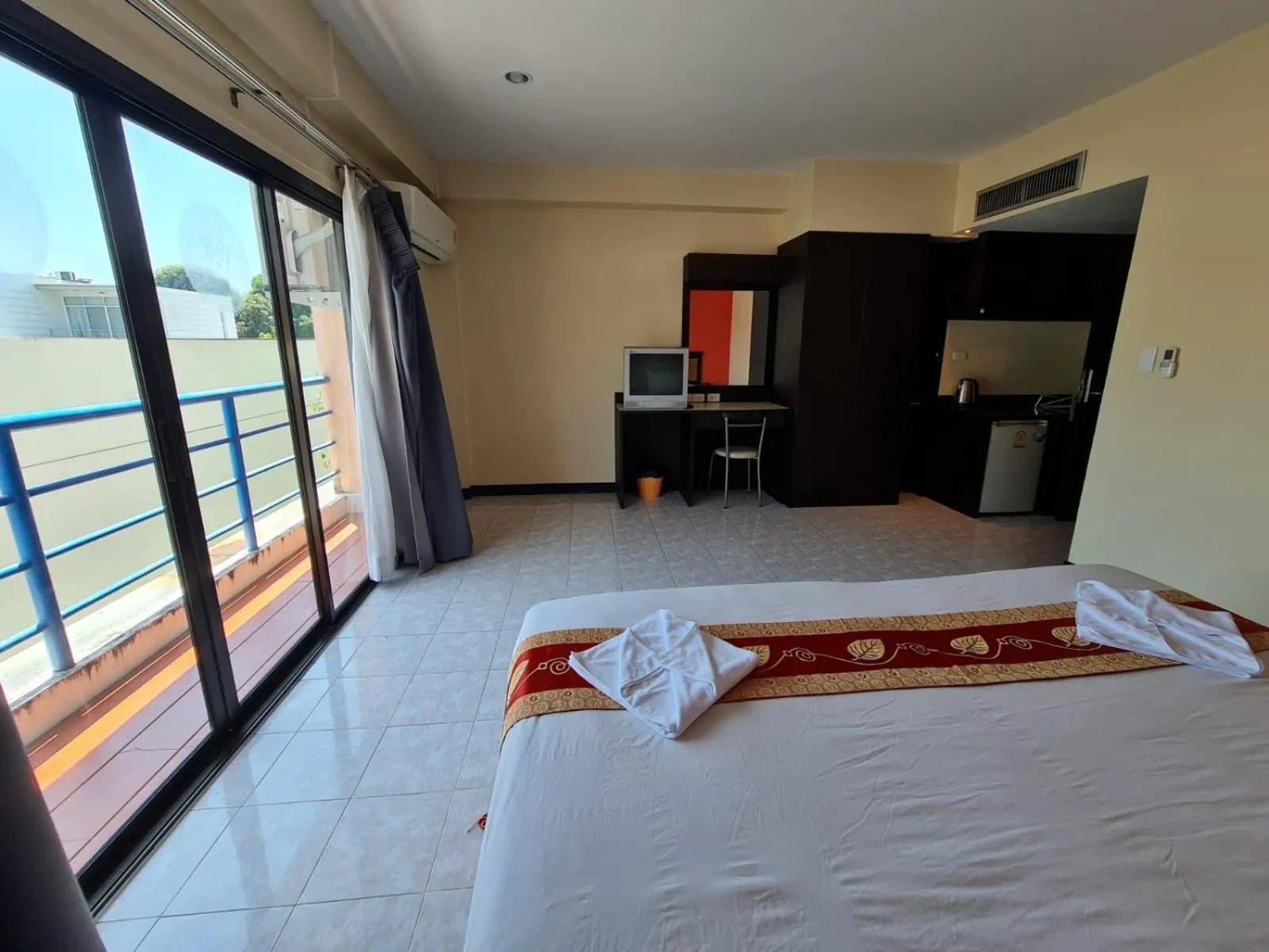 Balcony/Terrace, Bed in Desa Phuket