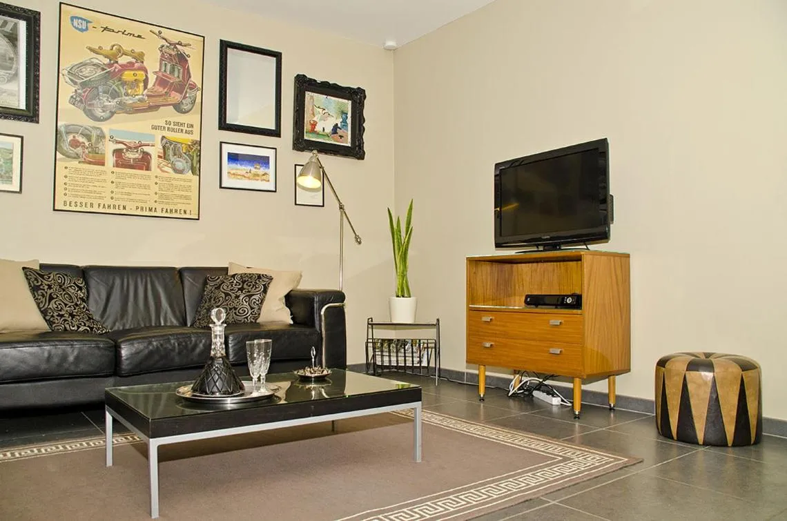 TV and multimedia in Hotel Apartments Belgium 1 - HAB 1