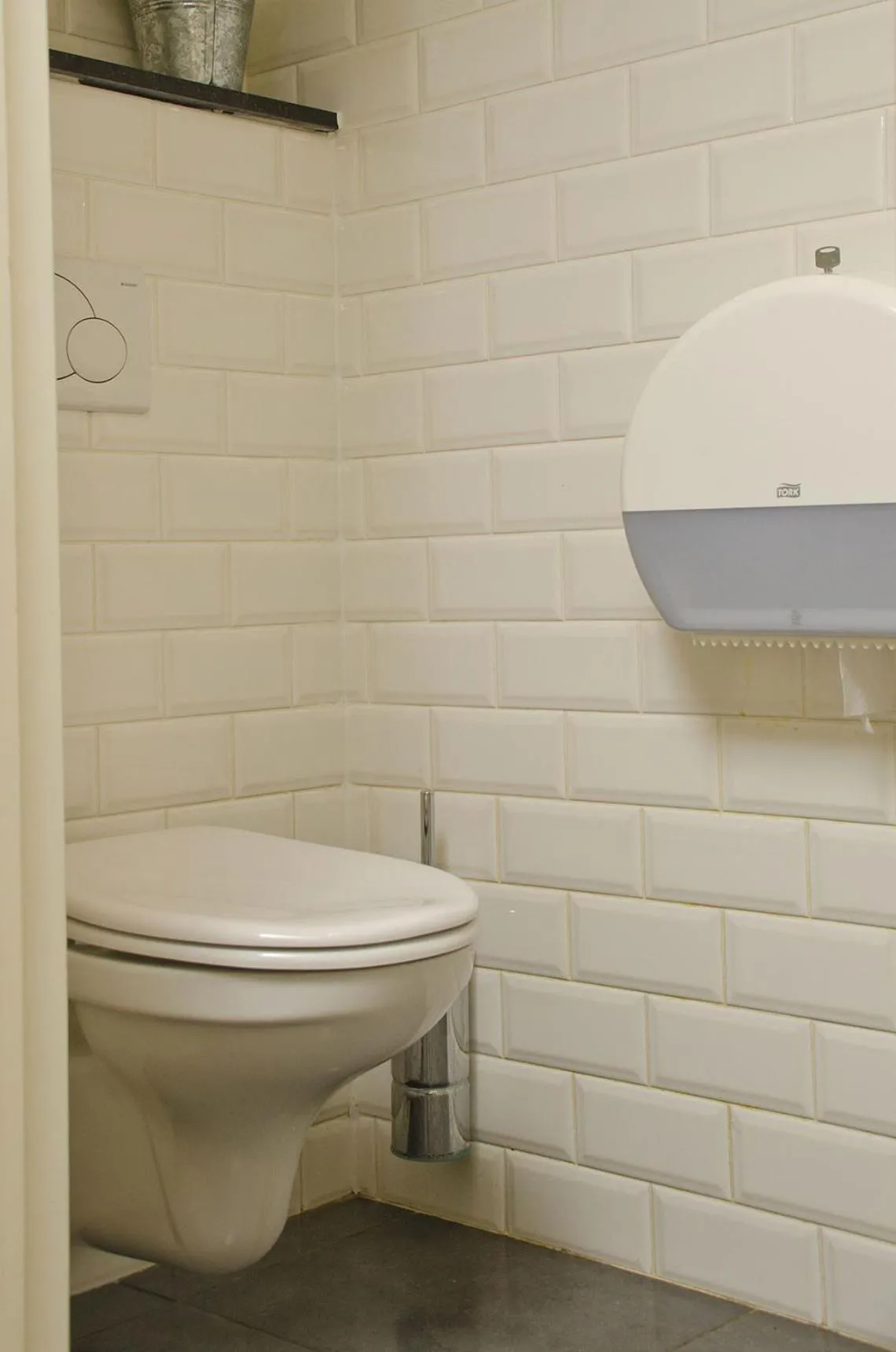 Toilet in Hotel Apartments Belgium 1 - HAB 1