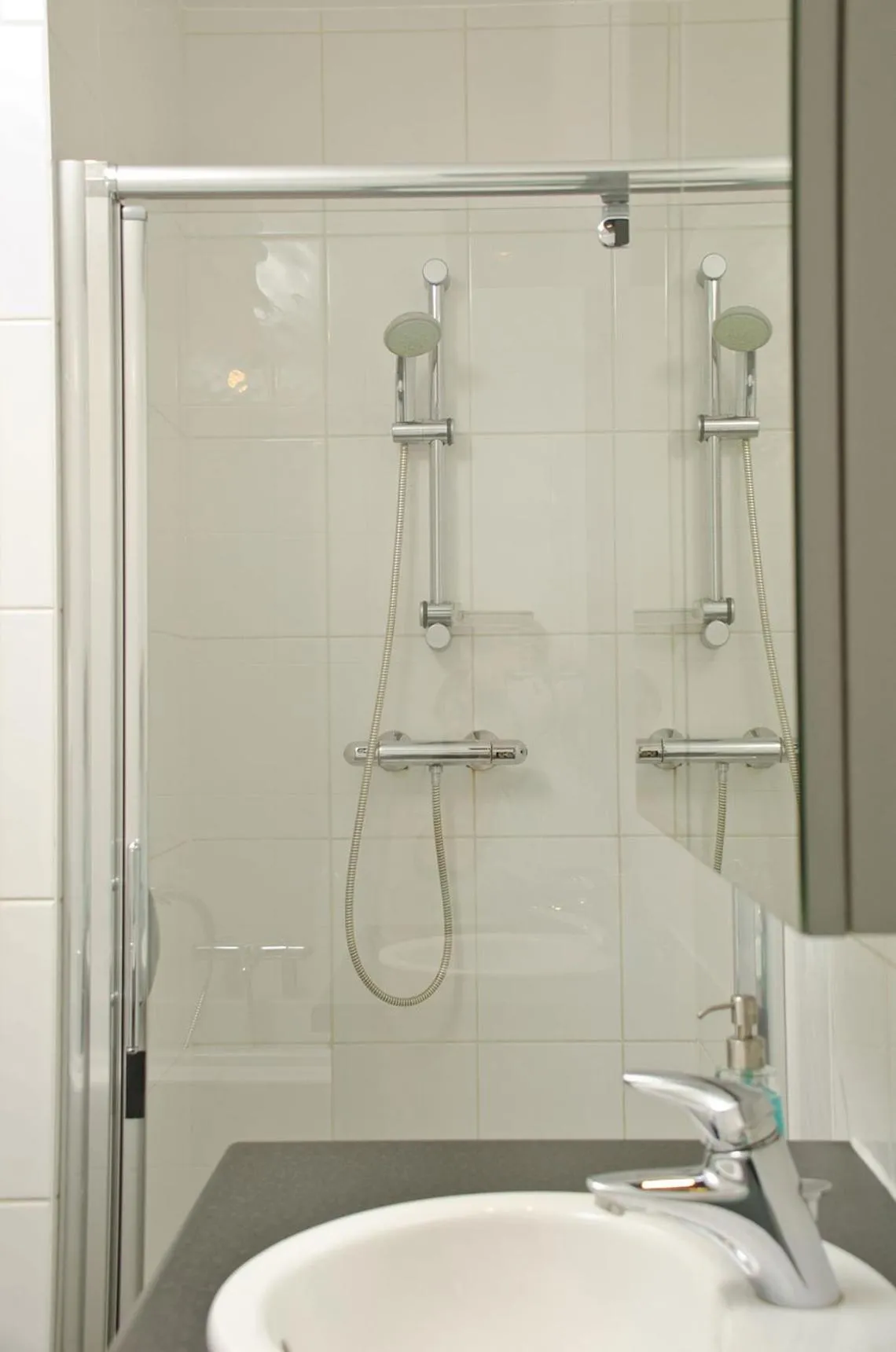 Shower in Hotel Apartments Belgium 1 - HAB 1