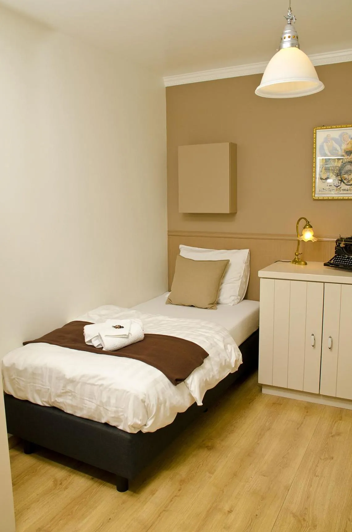Bedroom, Bed in Hotel Apartments Belgium 1 - HAB 1