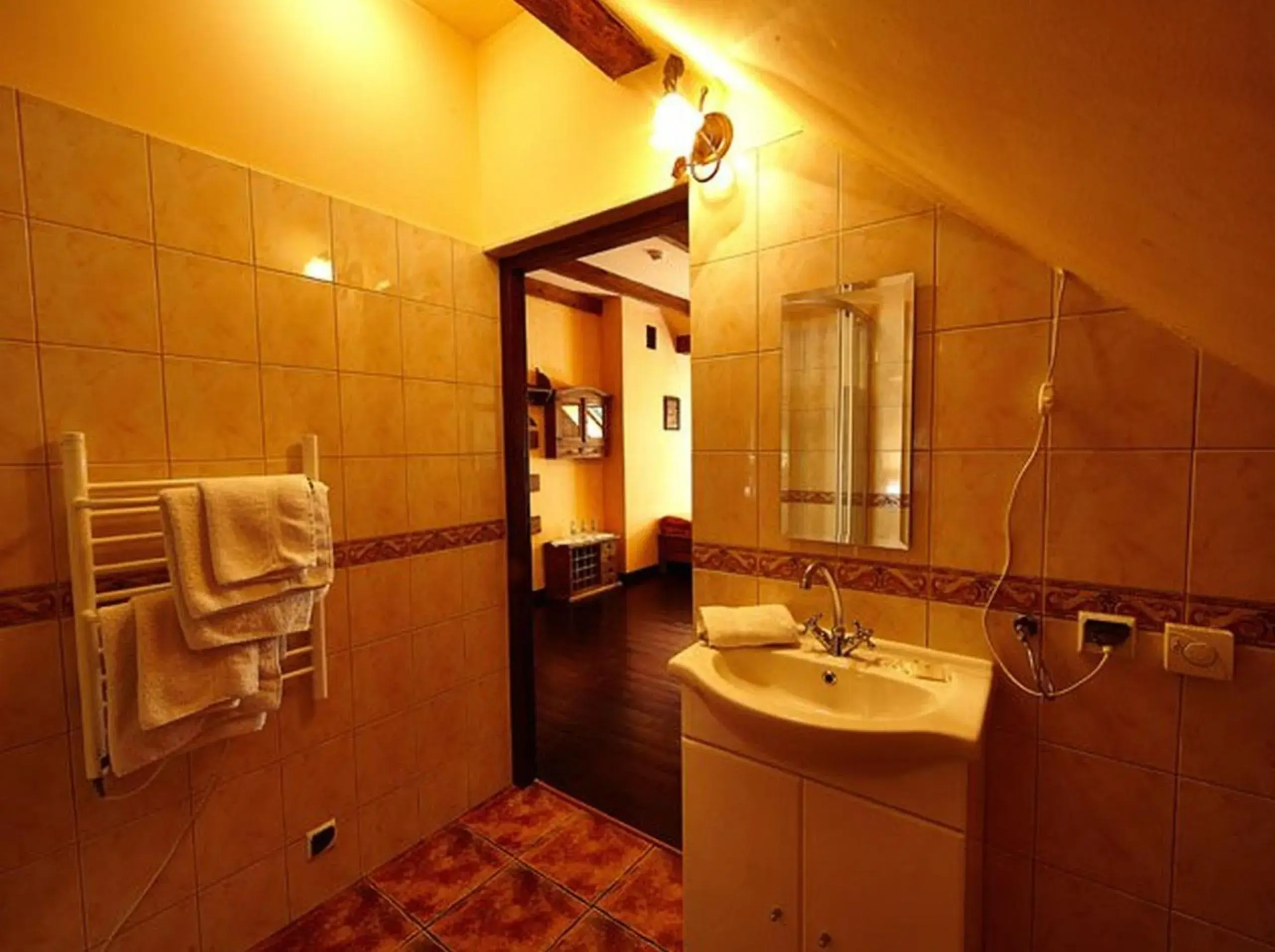 Triple Room with Private Bathroom - single occupancy in Stylowy Zajazd Pod Czarnym Kogutem Triple Room with Private Bathroom - single occupancy in Stylowy Zajazd Pod Czarnym Kogutem