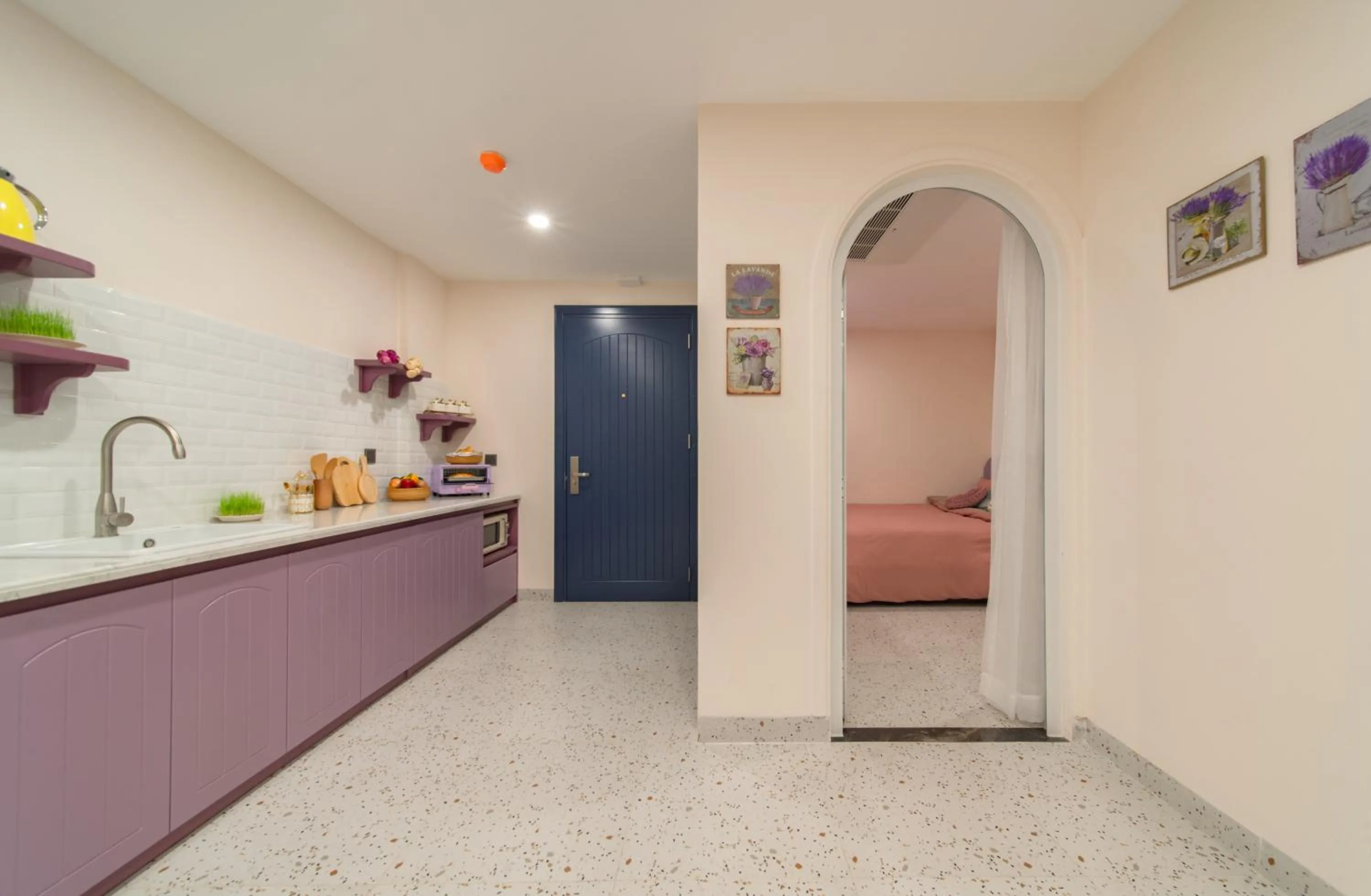 Kitchen or kitchenette in Pavillon Garden Hotel