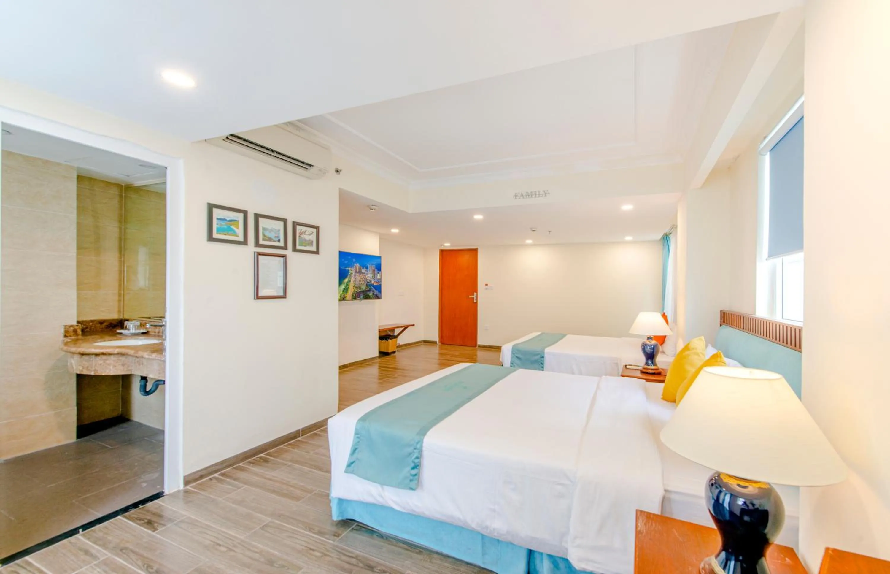 Photo of the whole room, Bed in Pavillon Garden Hotel