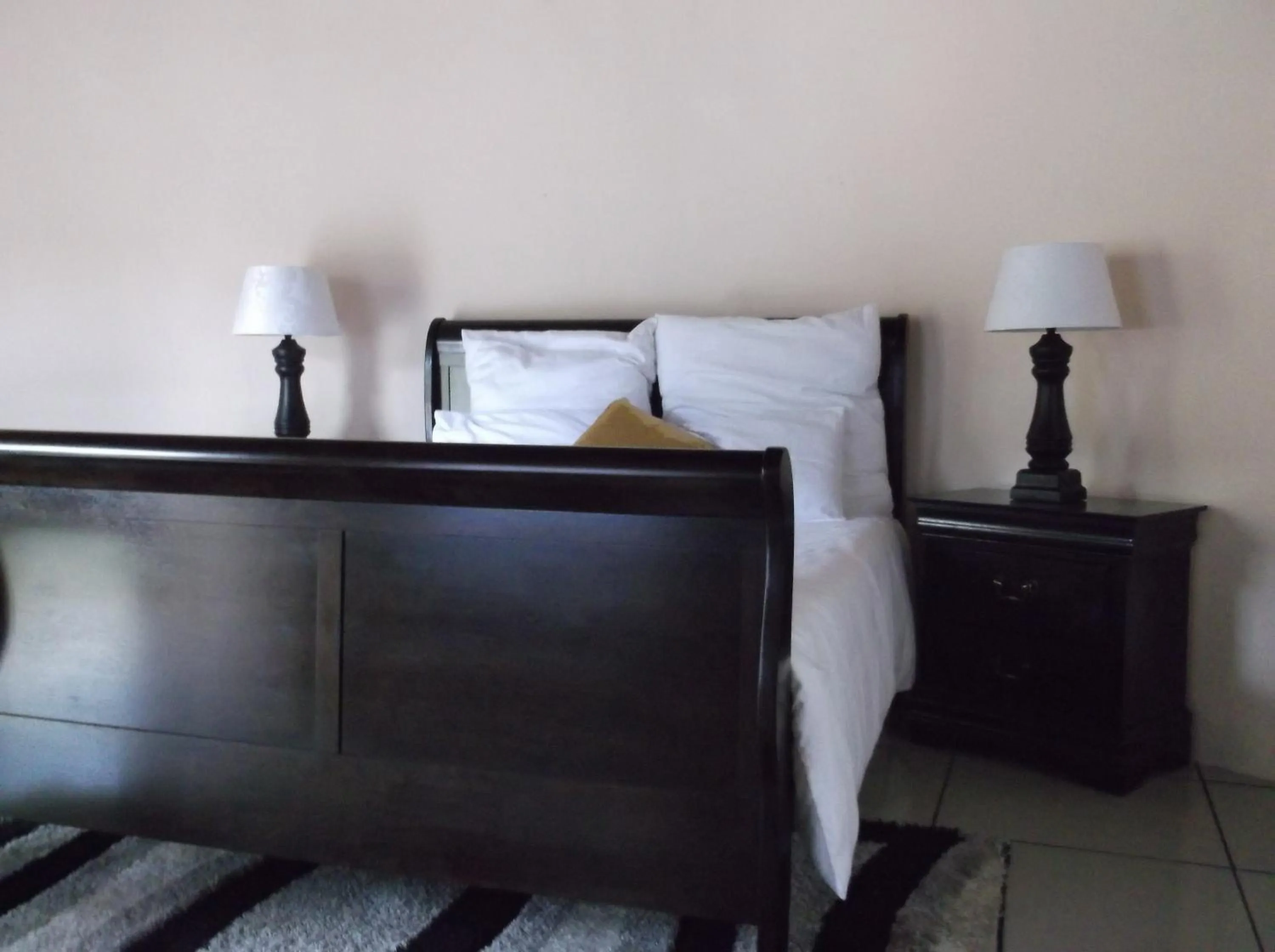 Bed in Stone Crescent Hotel