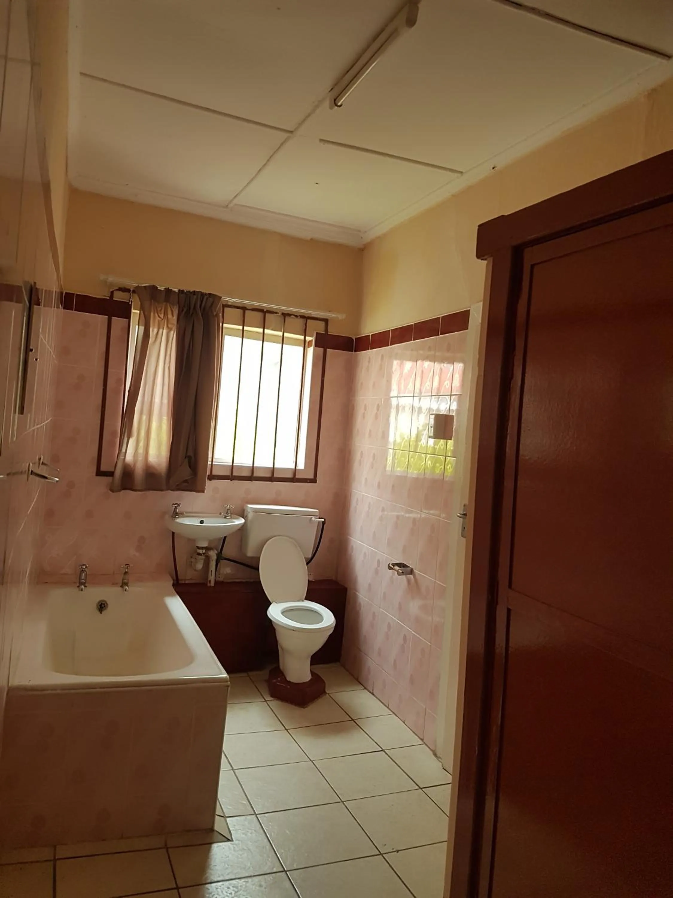 Toilet in Stone Crescent Hotel