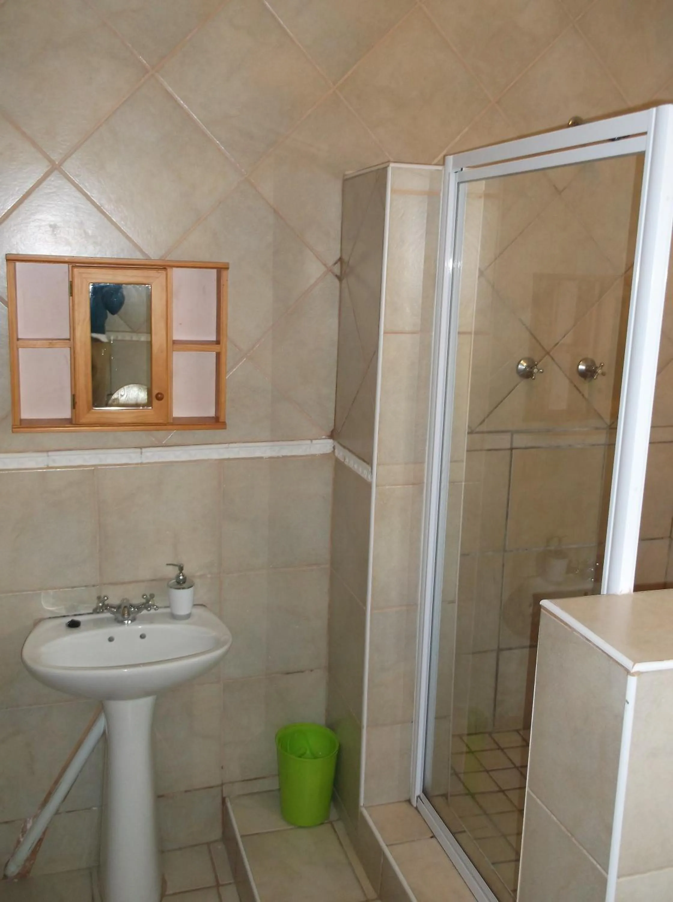 Bathroom in Stone Crescent Hotel