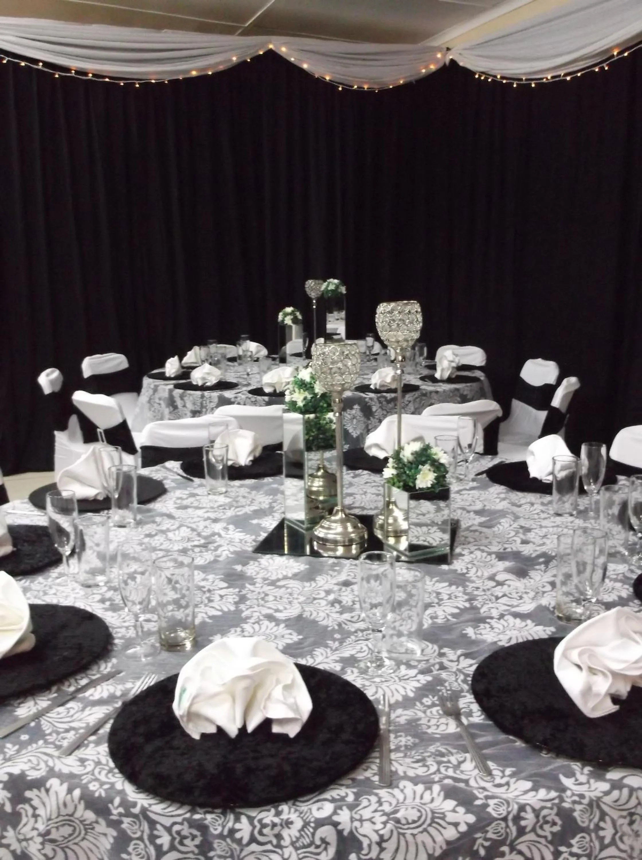 Restaurant/places to eat in Stone Crescent Hotel