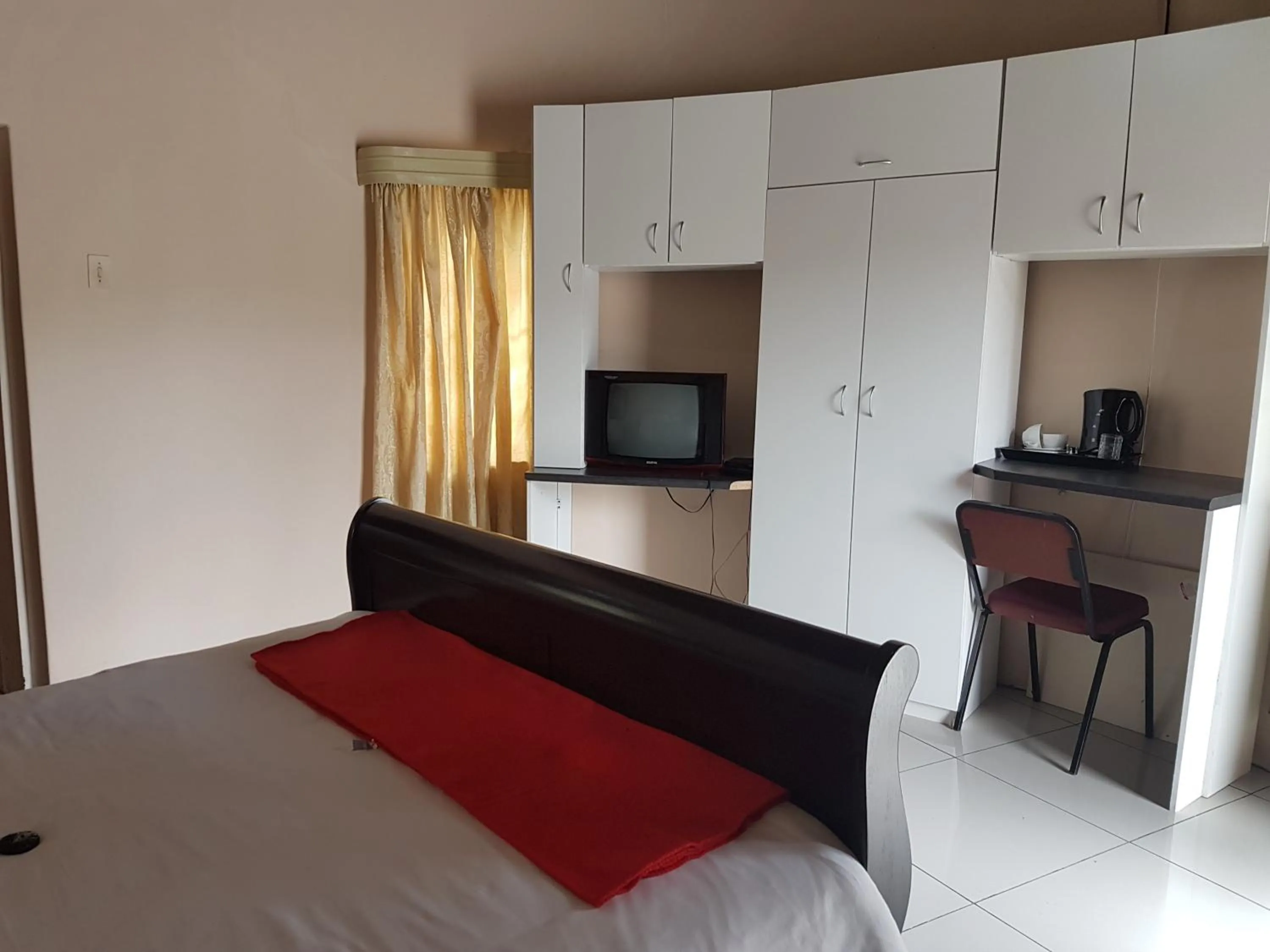 Shower in Stone Crescent Hotel