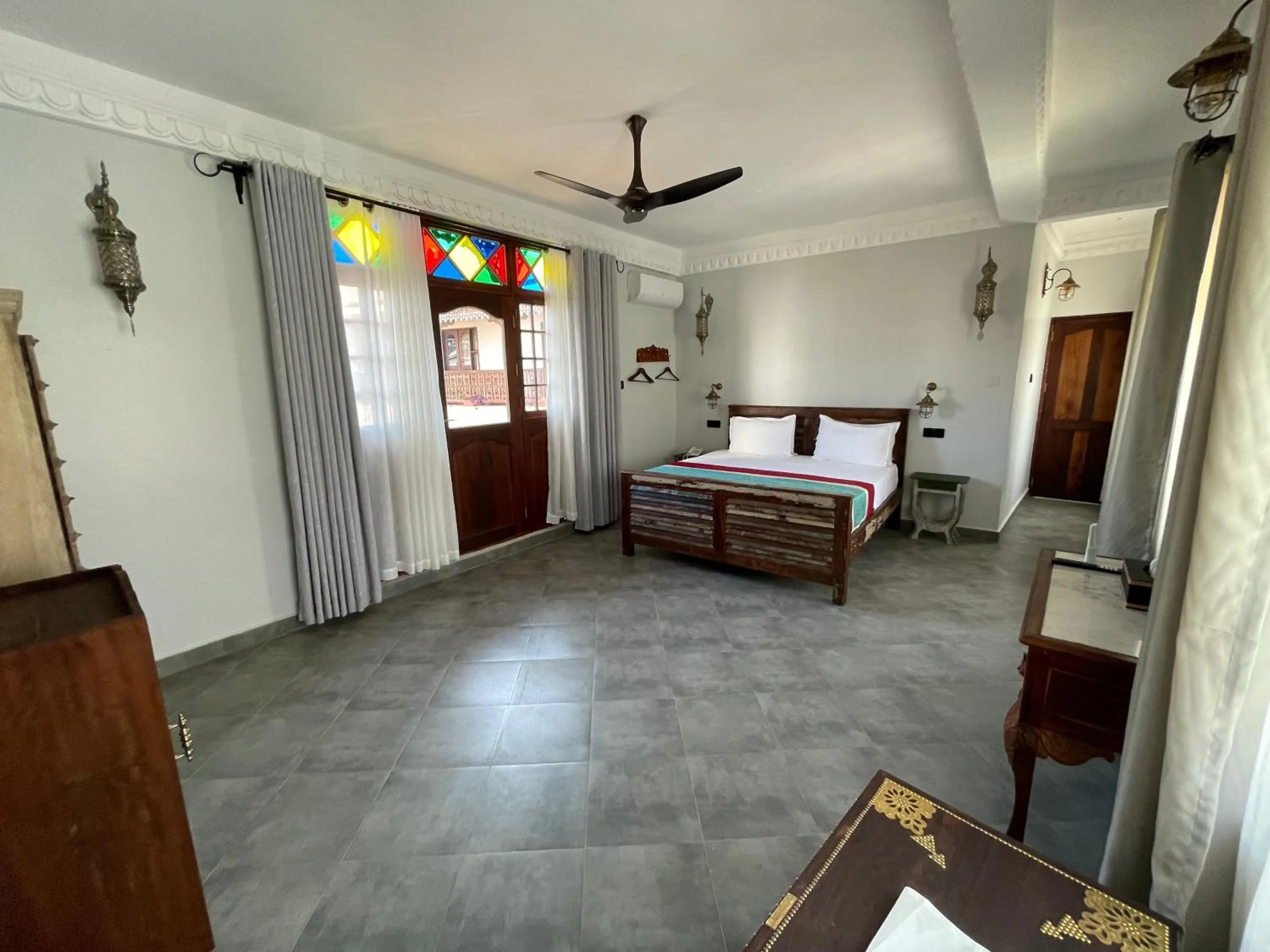 Bed in Mizingani Seafront Hotel