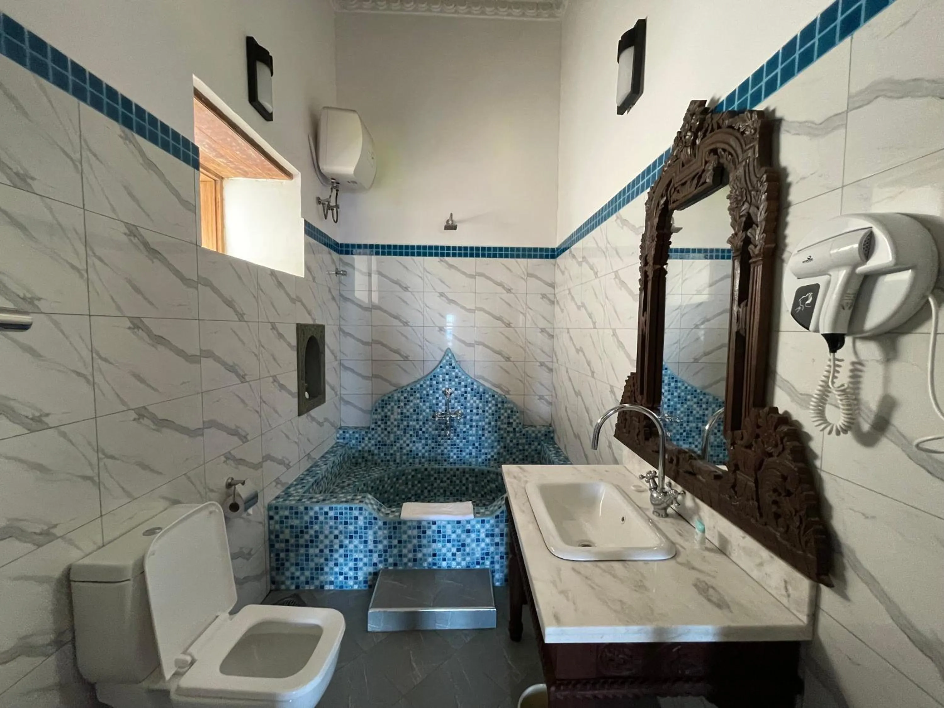 Shower in Mizingani Seafront Hotel