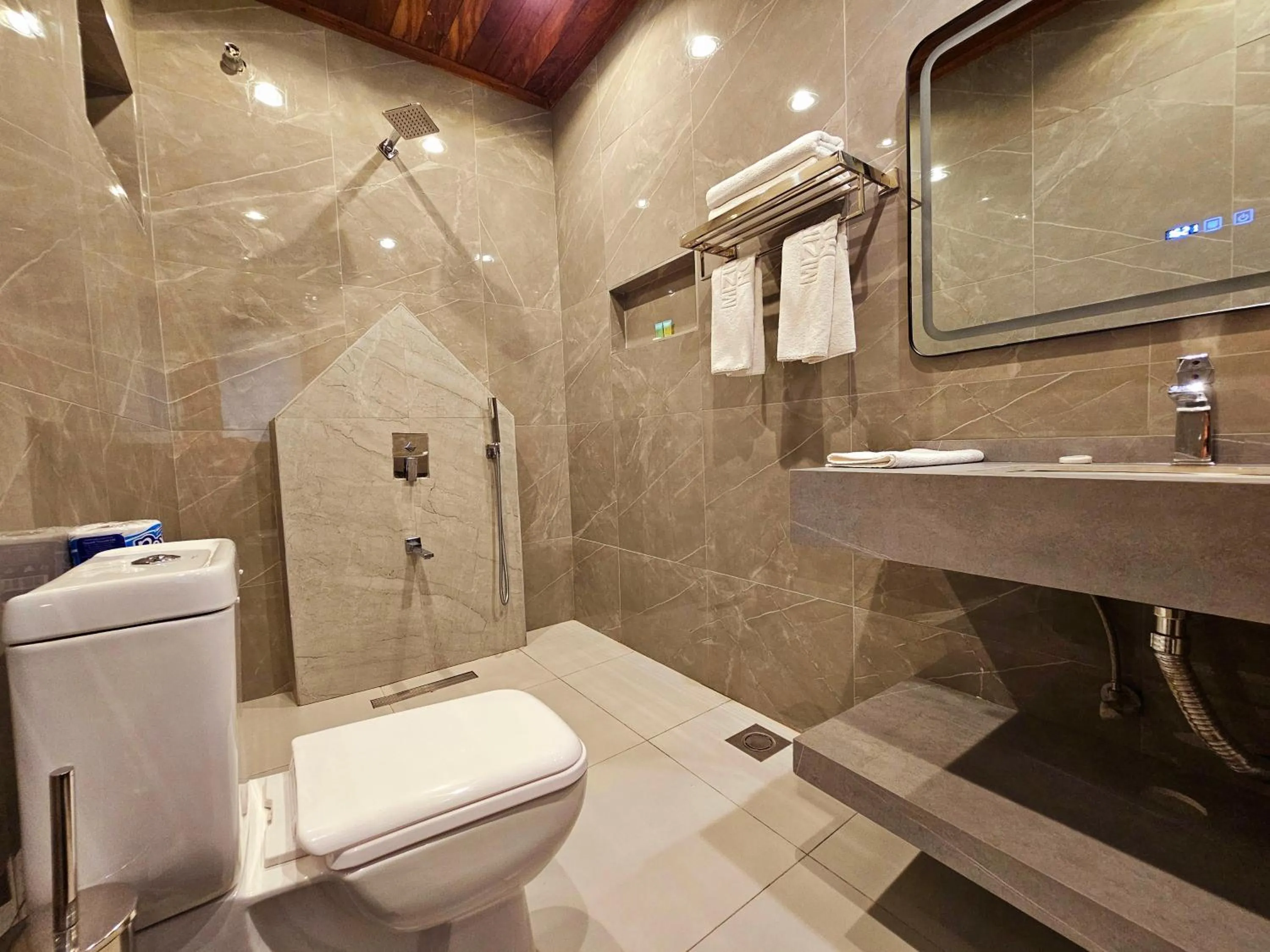 Shower in Mizingani Seafront Hotel