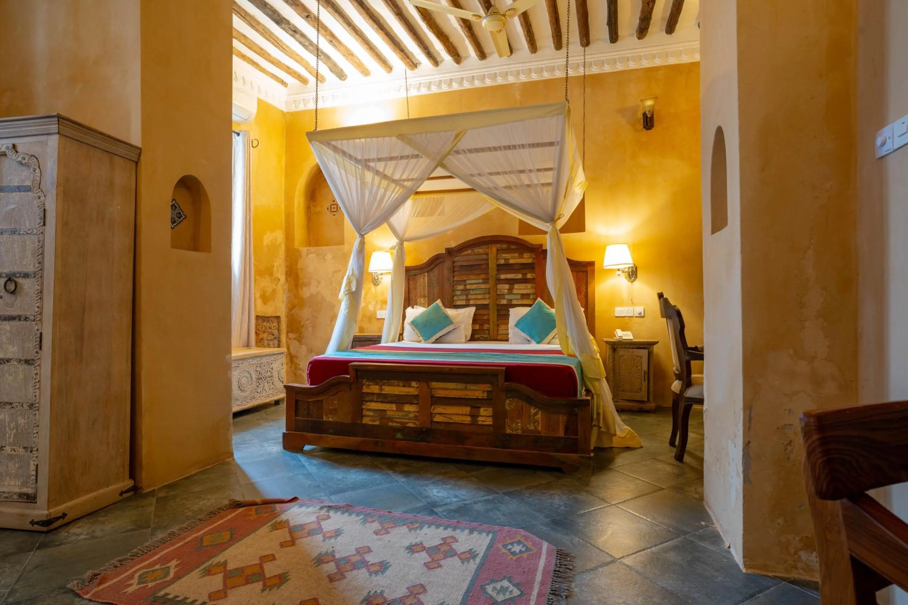 Bed in Mizingani Seafront Hotel