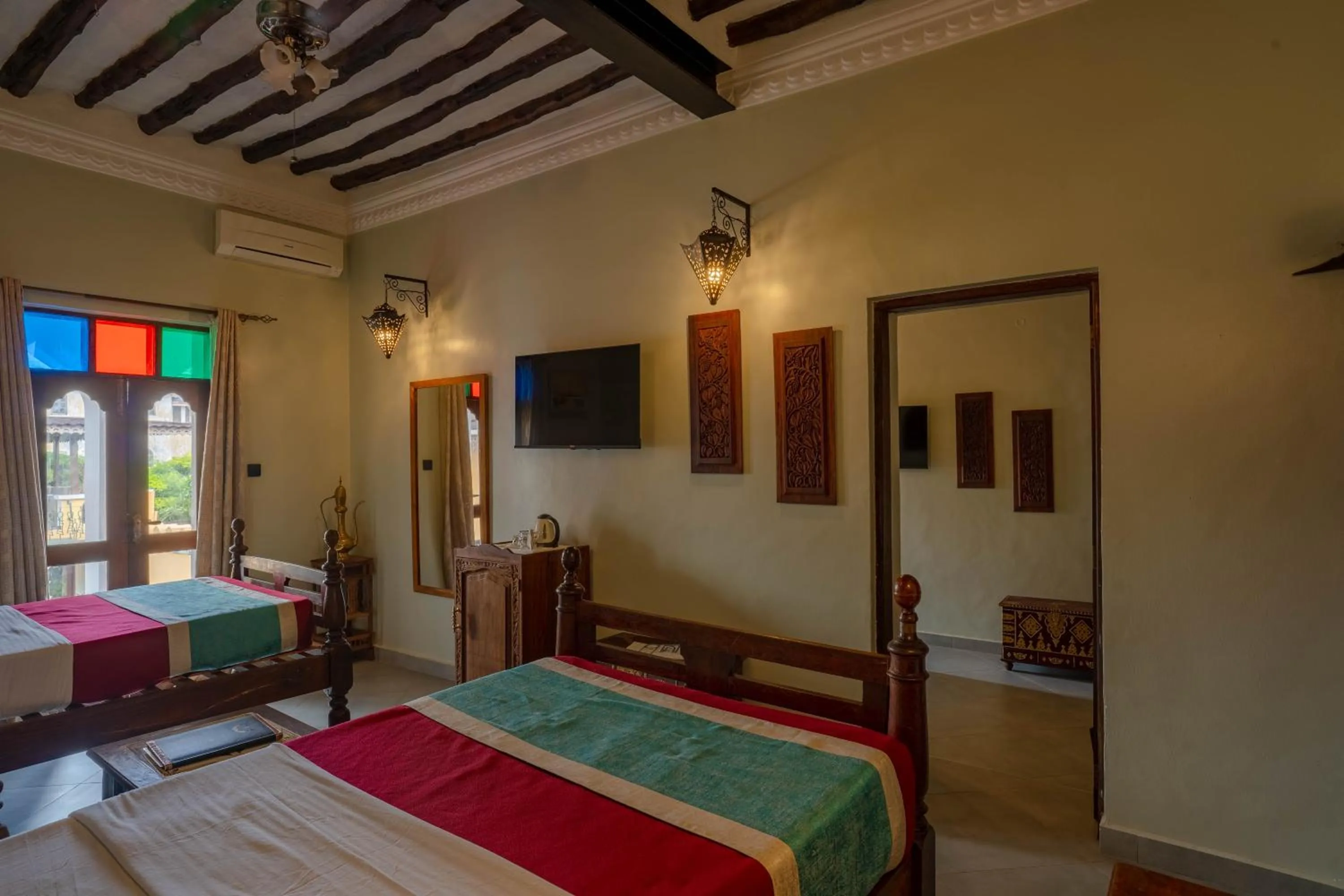 Bed in Mizingani Seafront Hotel