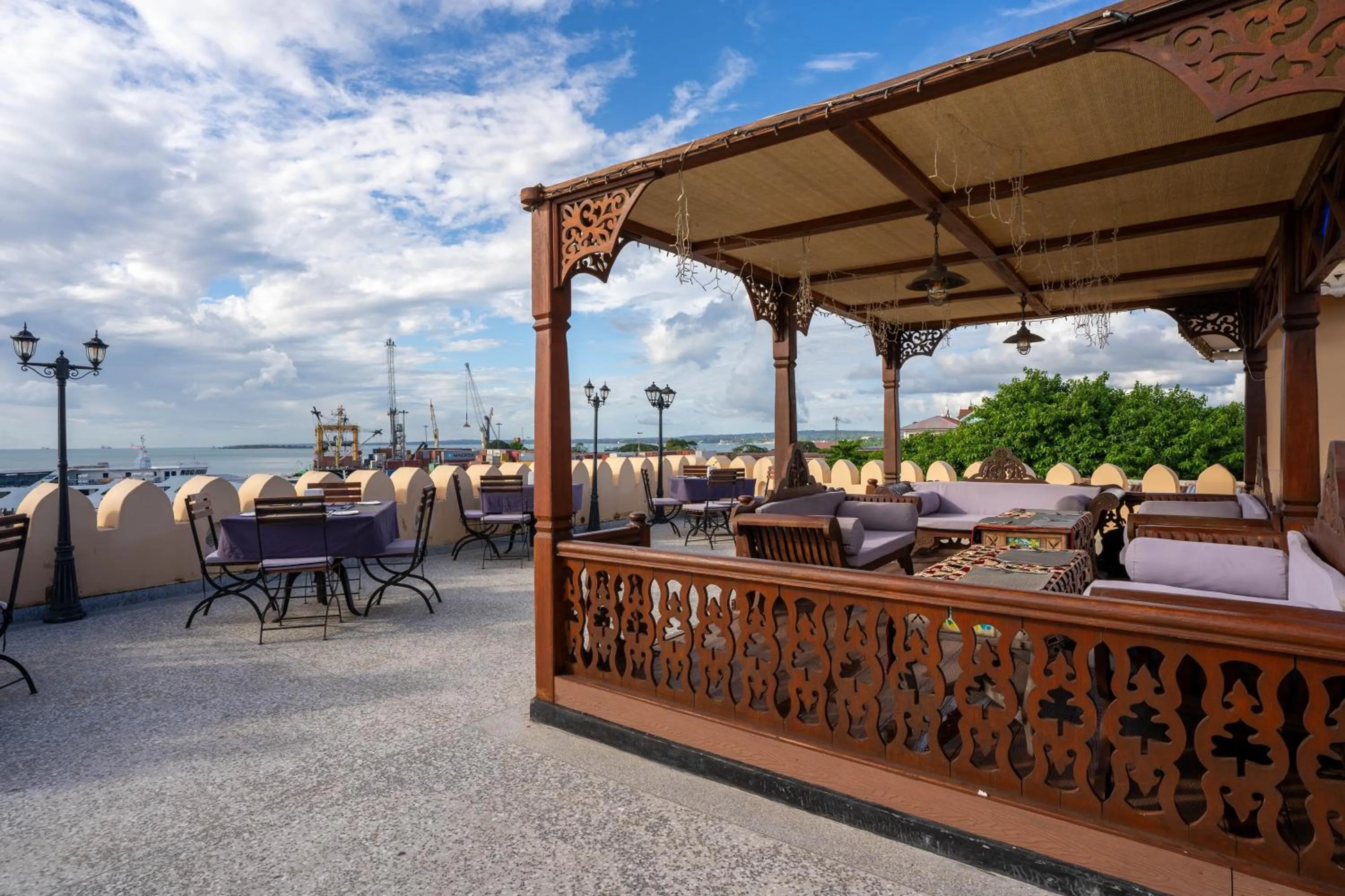 Restaurant/places to eat in Mizingani Seafront Hotel