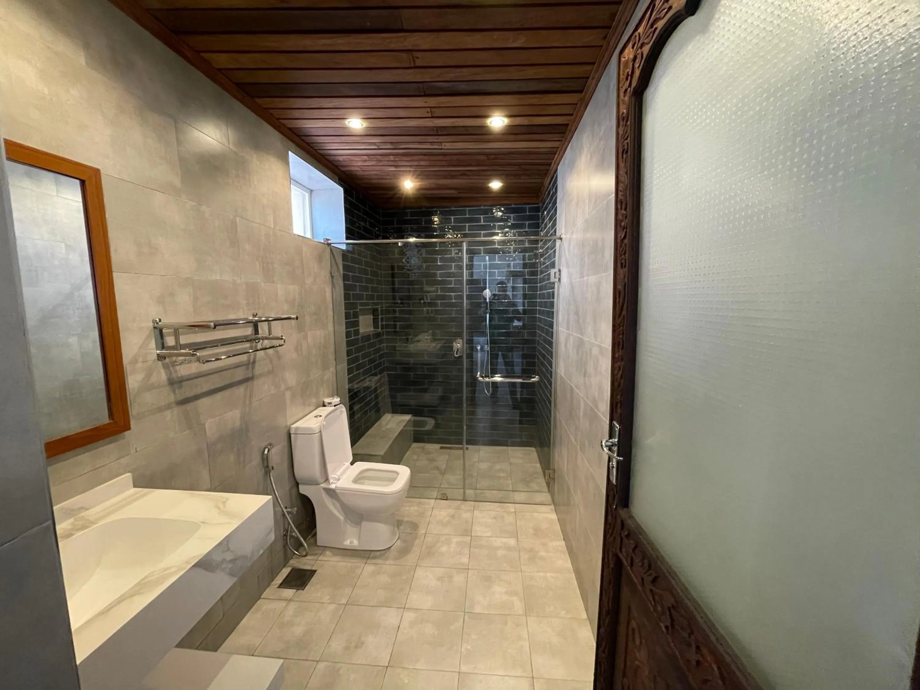 Shower in Mizingani Seafront Hotel