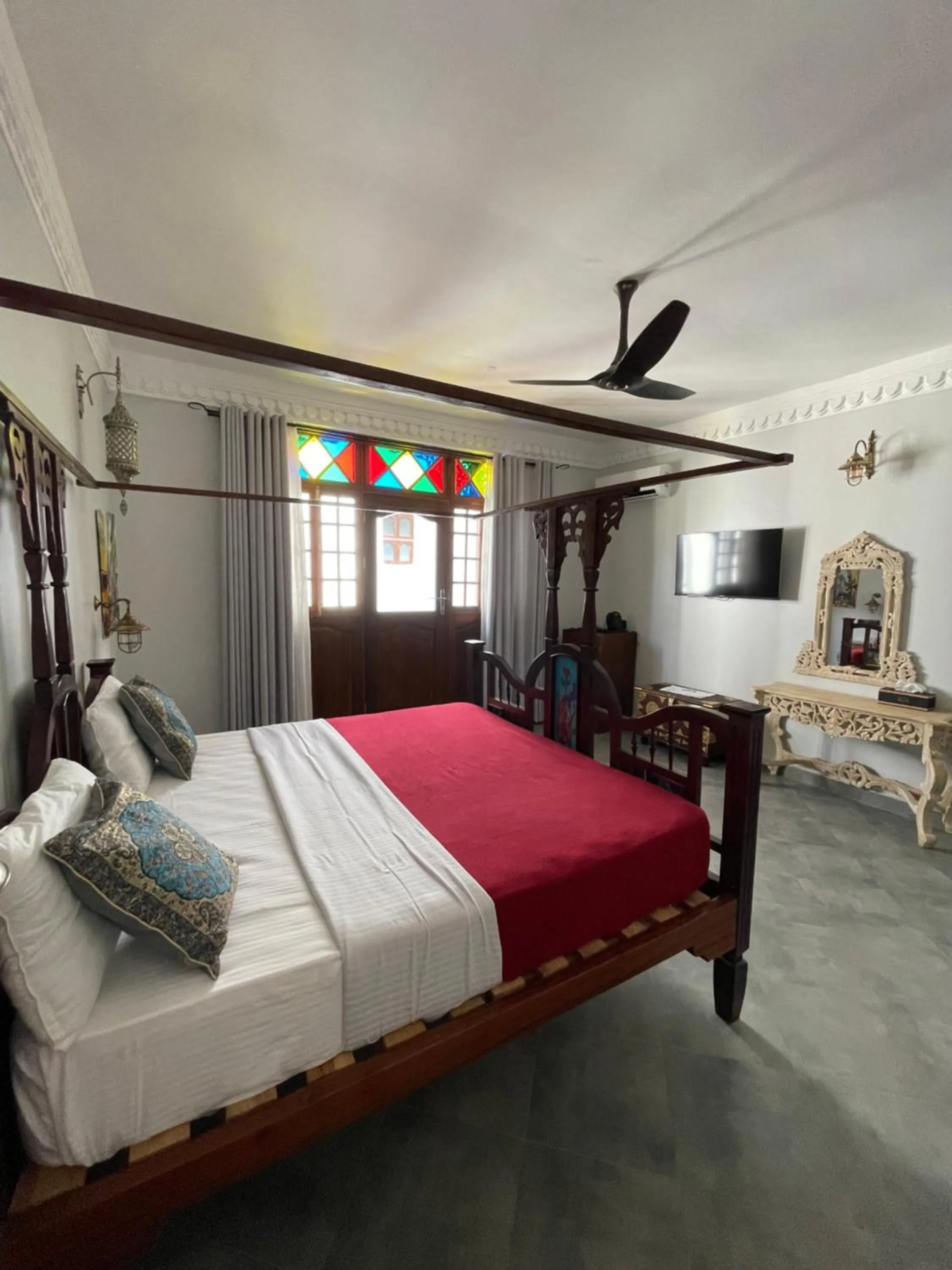 Bed in Mizingani Seafront Hotel