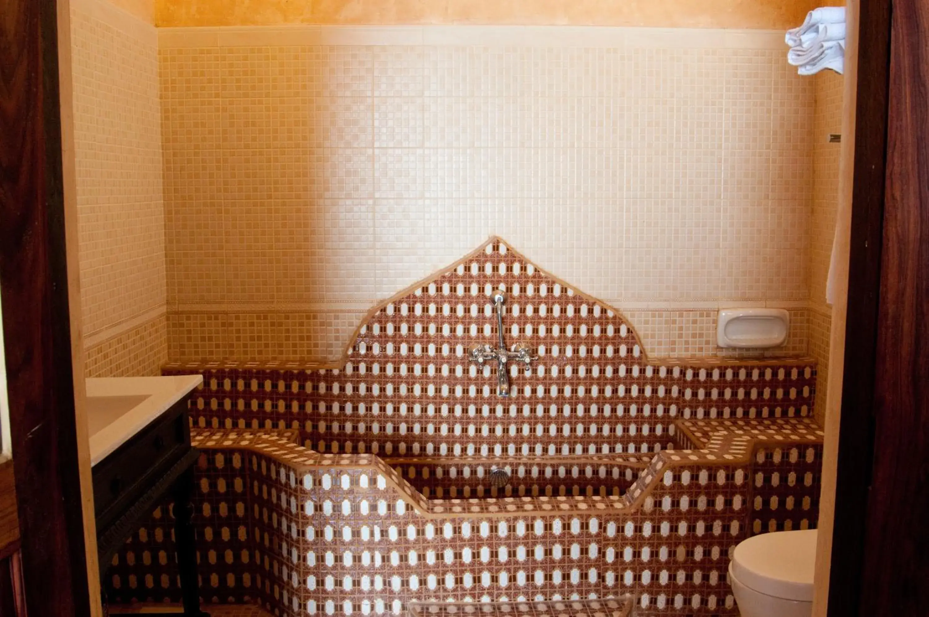 Standard Single Room in Mizingani Seafront Hotel Standard Single Room in Mizingani Seafront Hotel