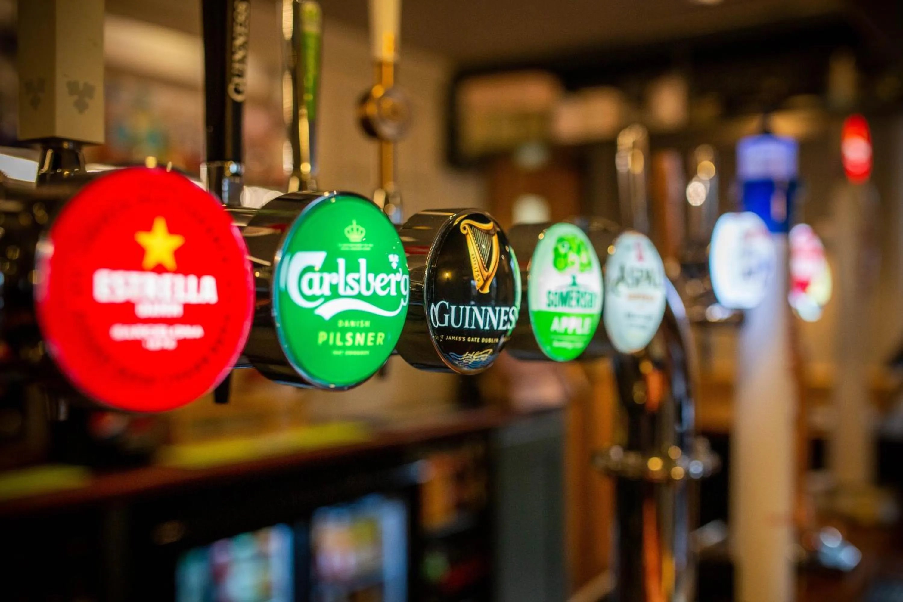 Lounge or bar in Woodfalls Inn