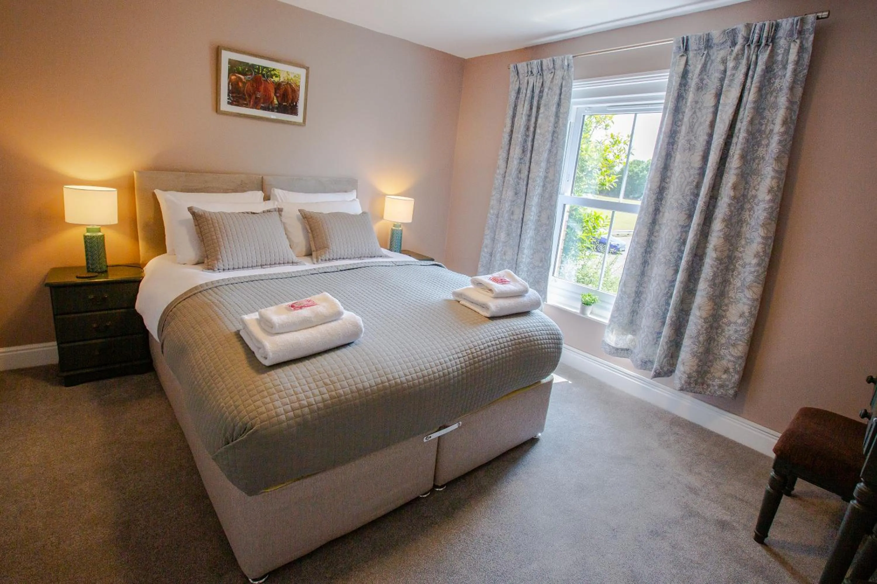 Bedroom, Bed in Woodfalls Inn