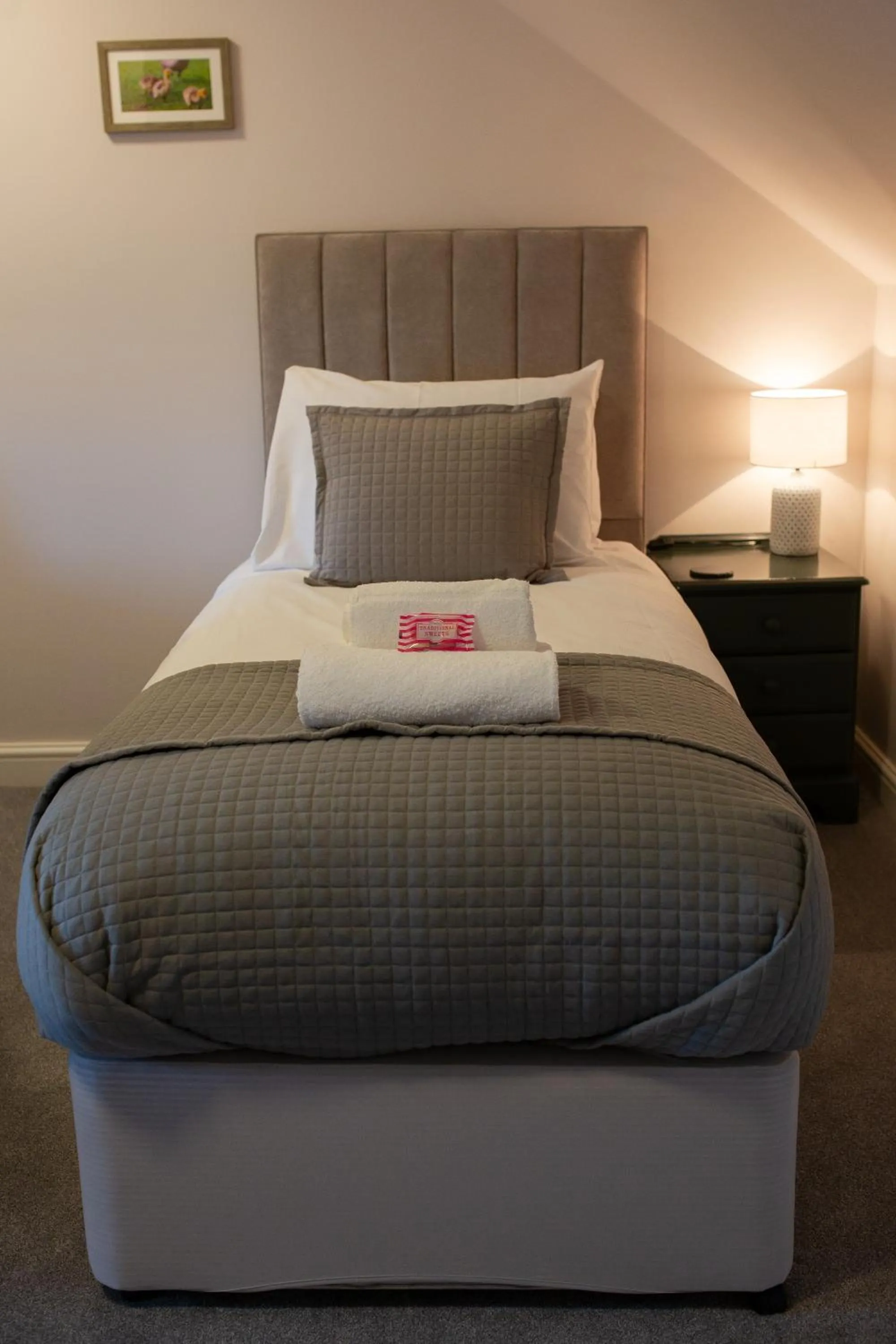 Bedroom, Bed in Woodfalls Inn