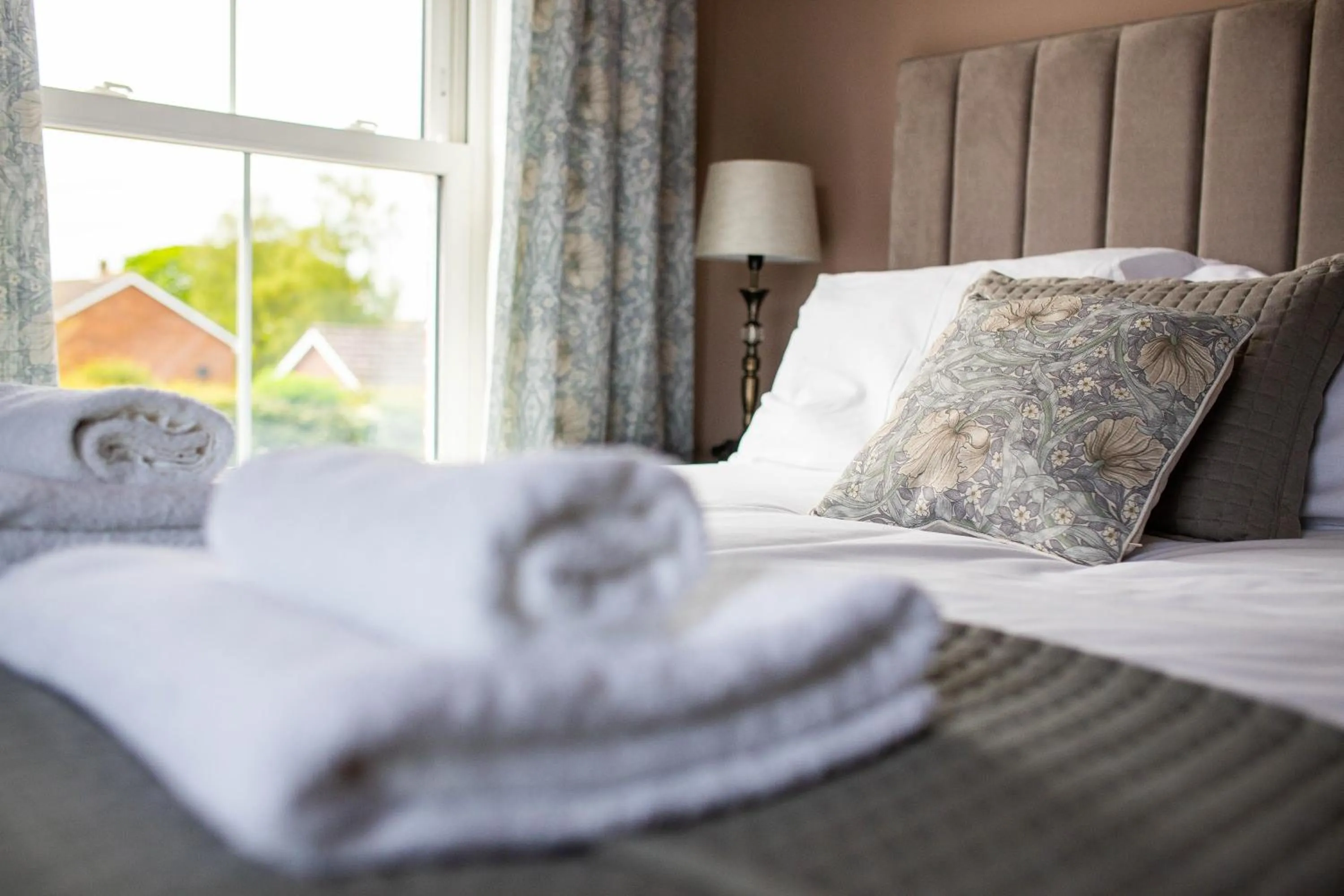 Bedroom, Bed in Woodfalls Inn