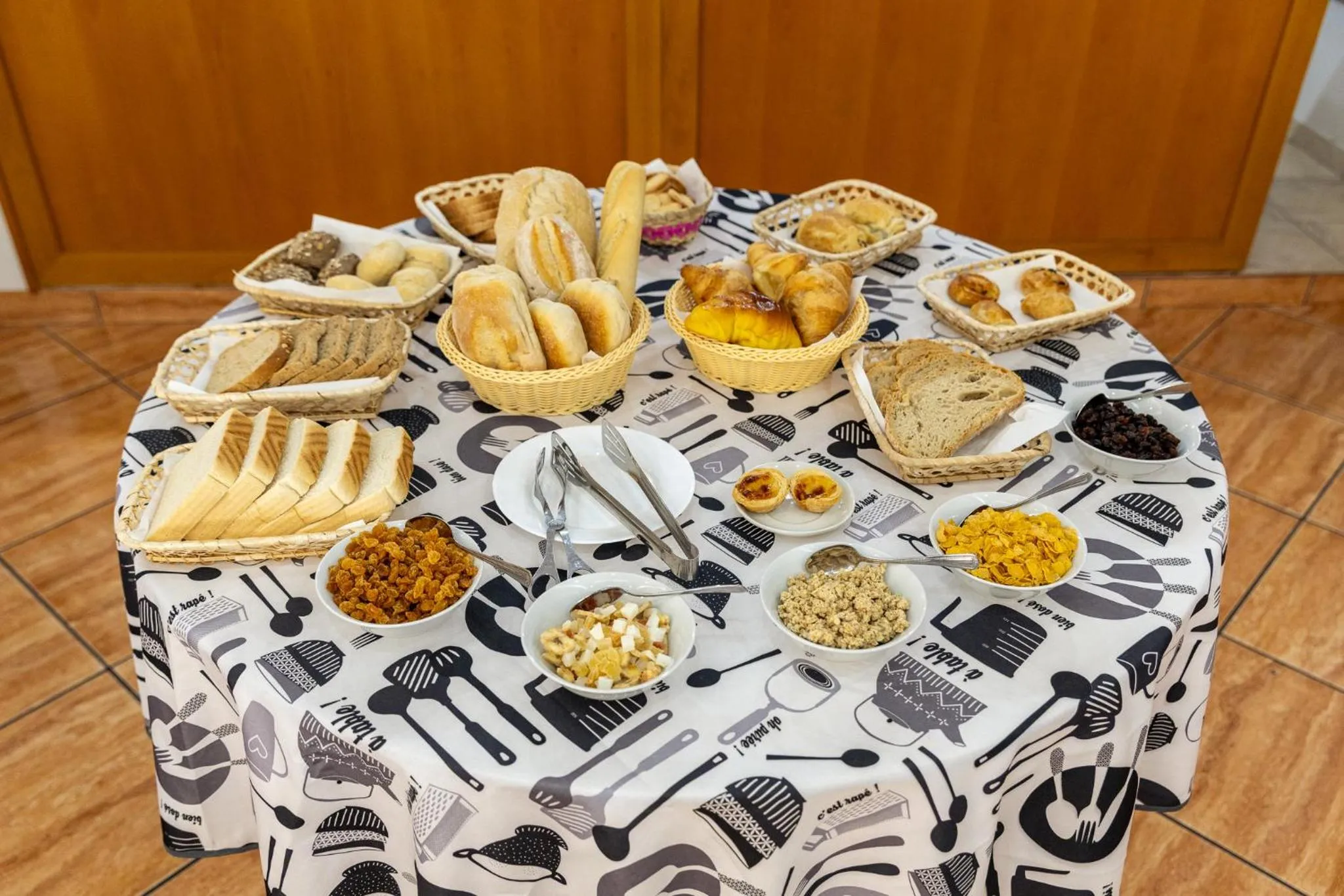 Buffet breakfast in Bela Ria