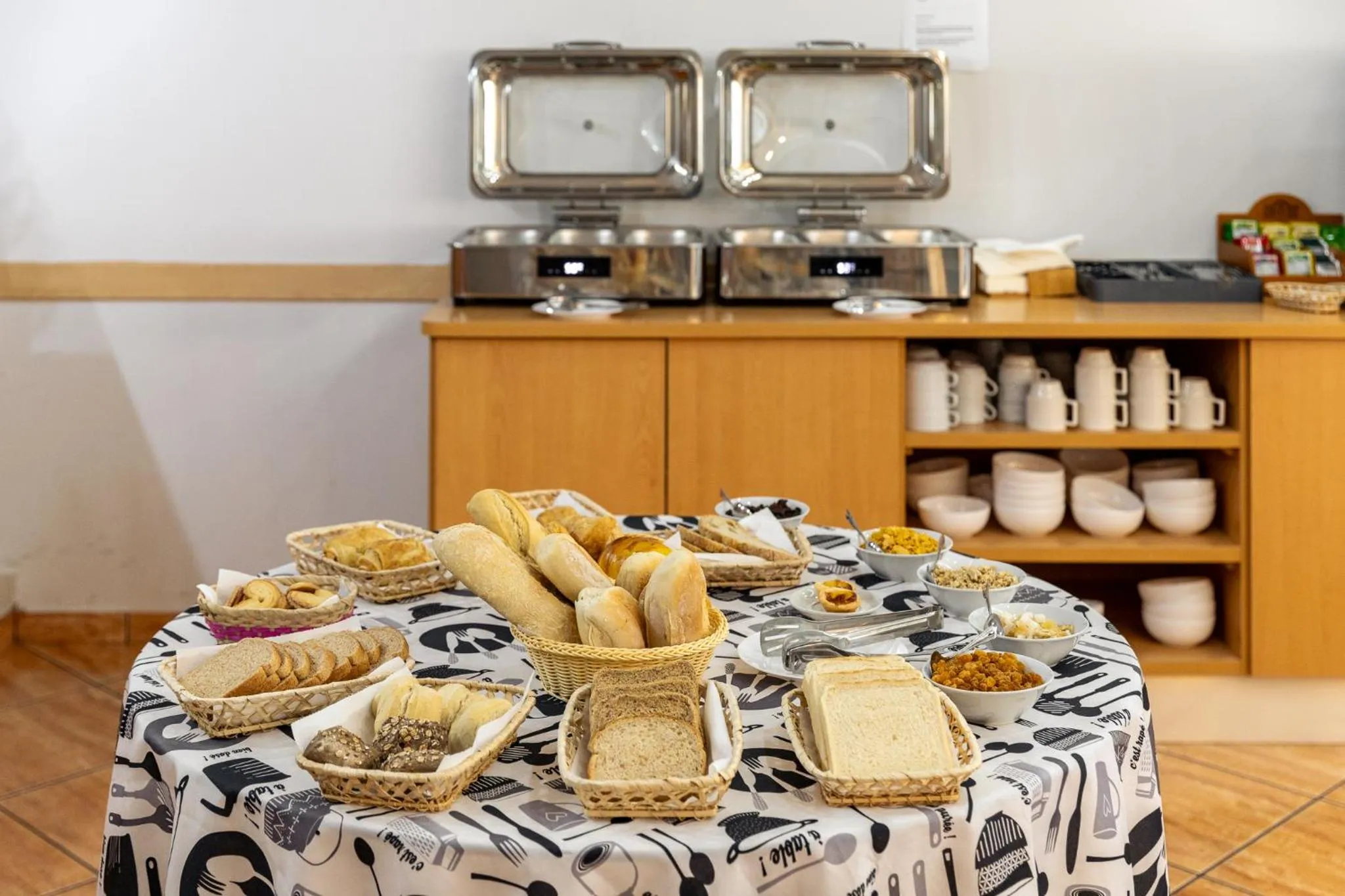 Buffet breakfast in Bela Ria