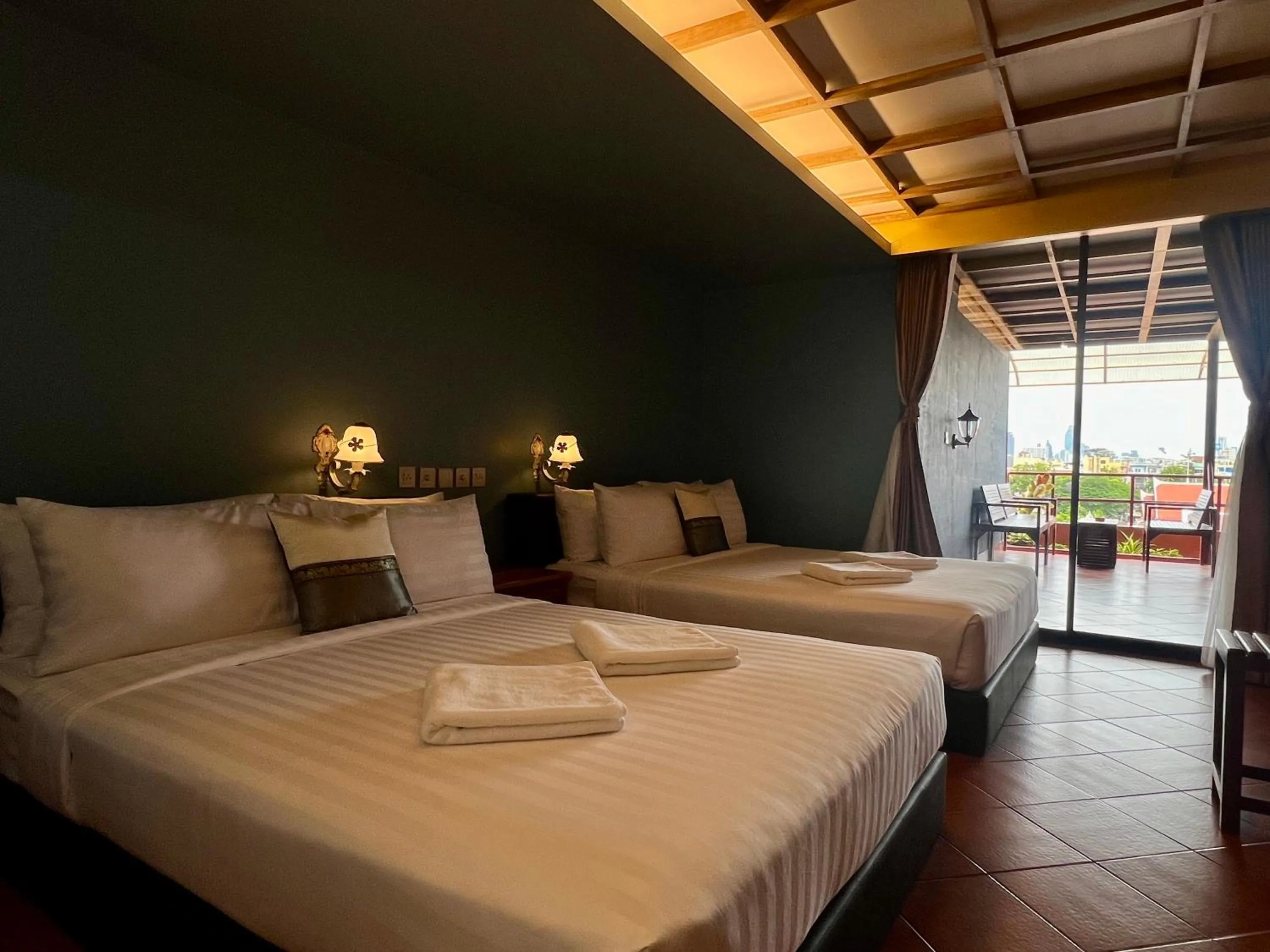 Bed in Cha Na Stay at Merry V