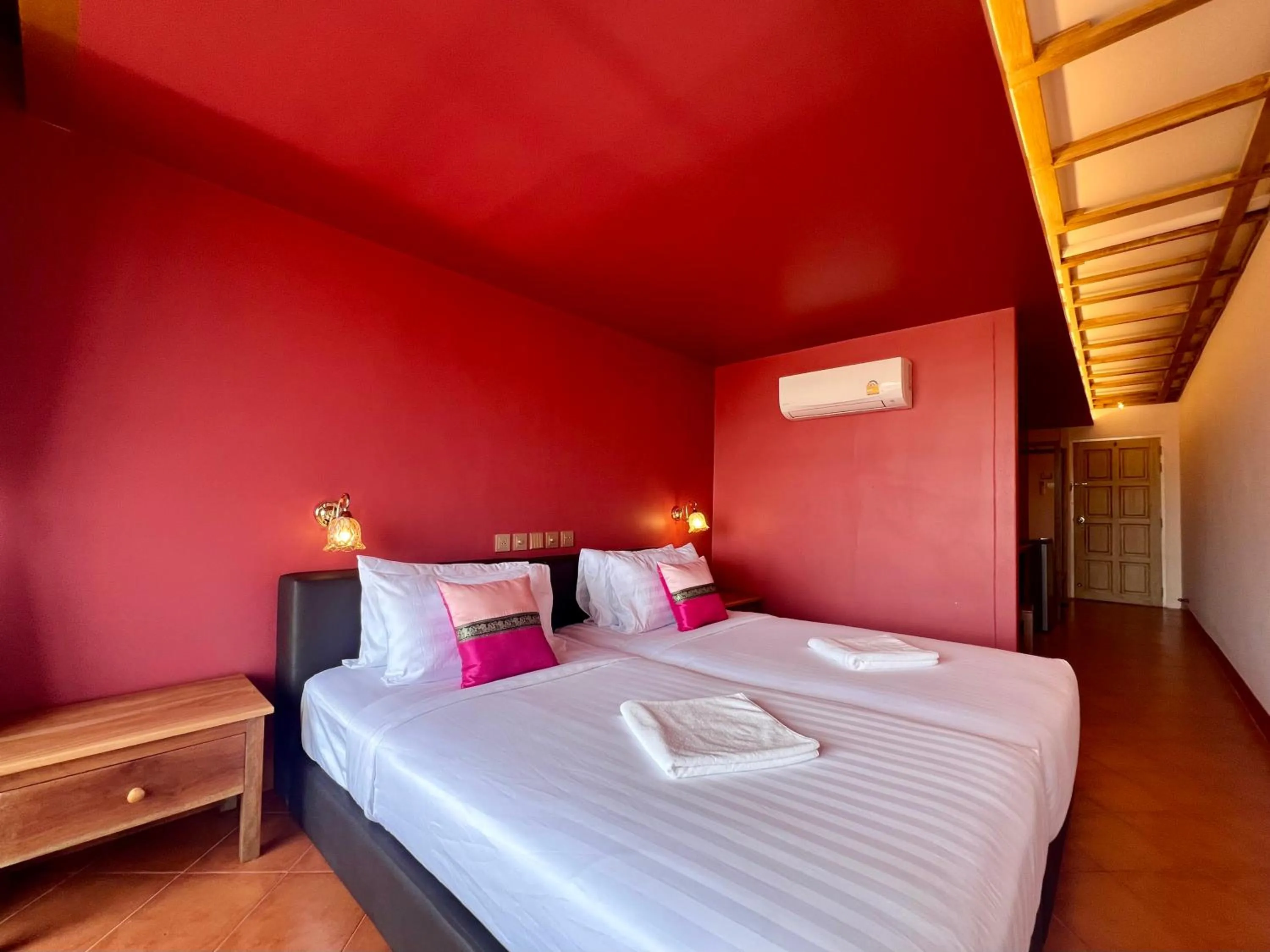 Bed in Cha Na Stay at Merry V