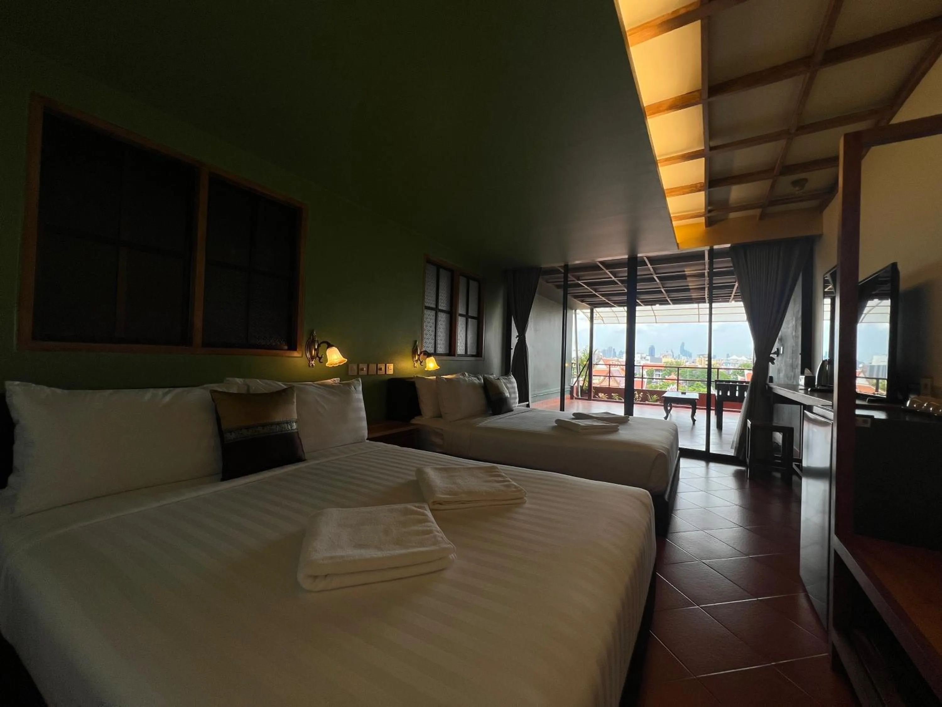 Bed in Cha Na Stay at Merry V
