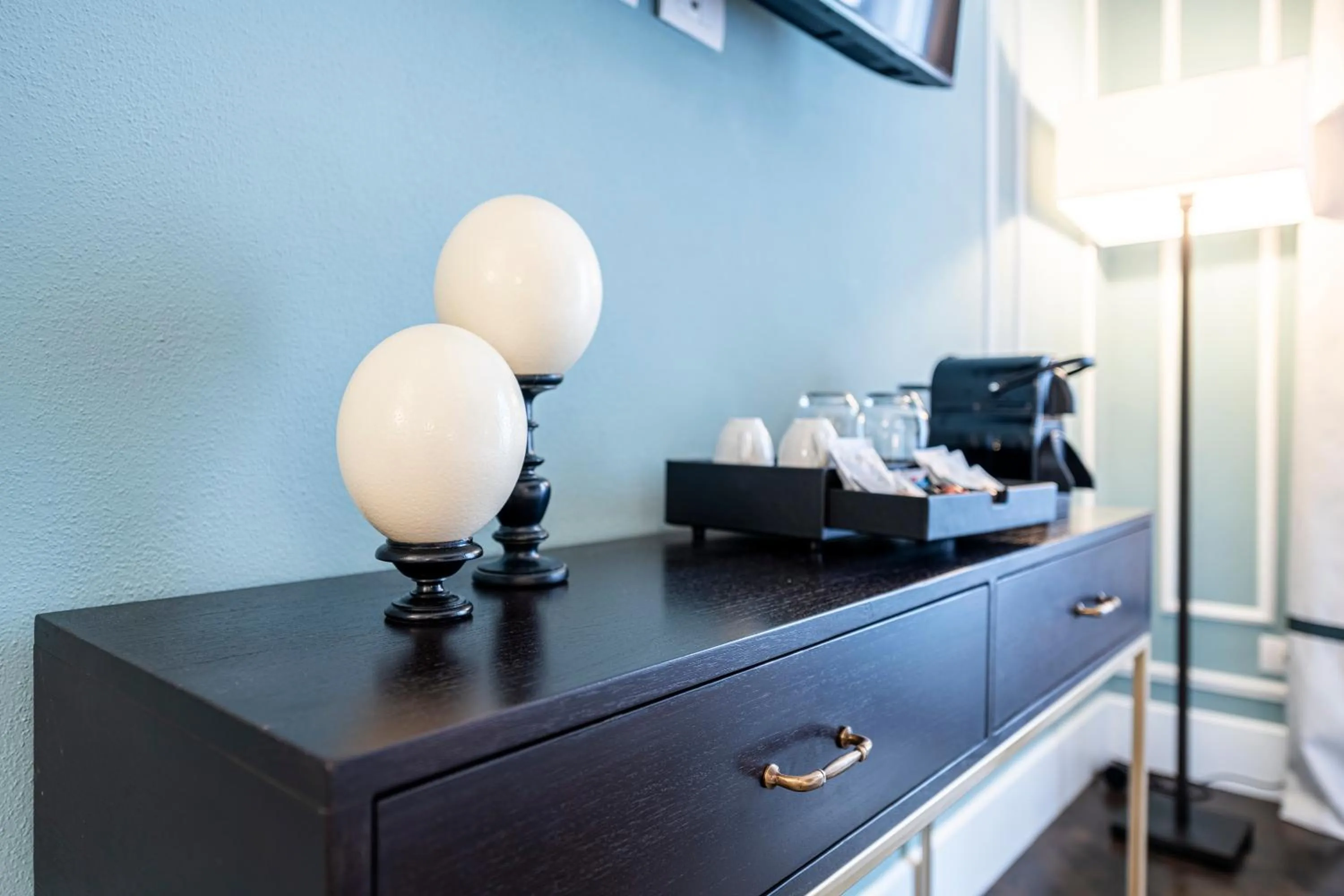 hair dresser in Glimpse Hotel