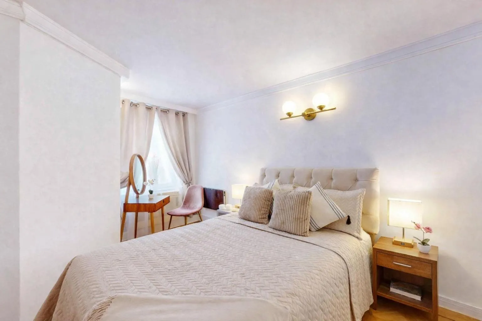 Two-Bedroom Apartment in Park Lane Apartments Mayfair Collection