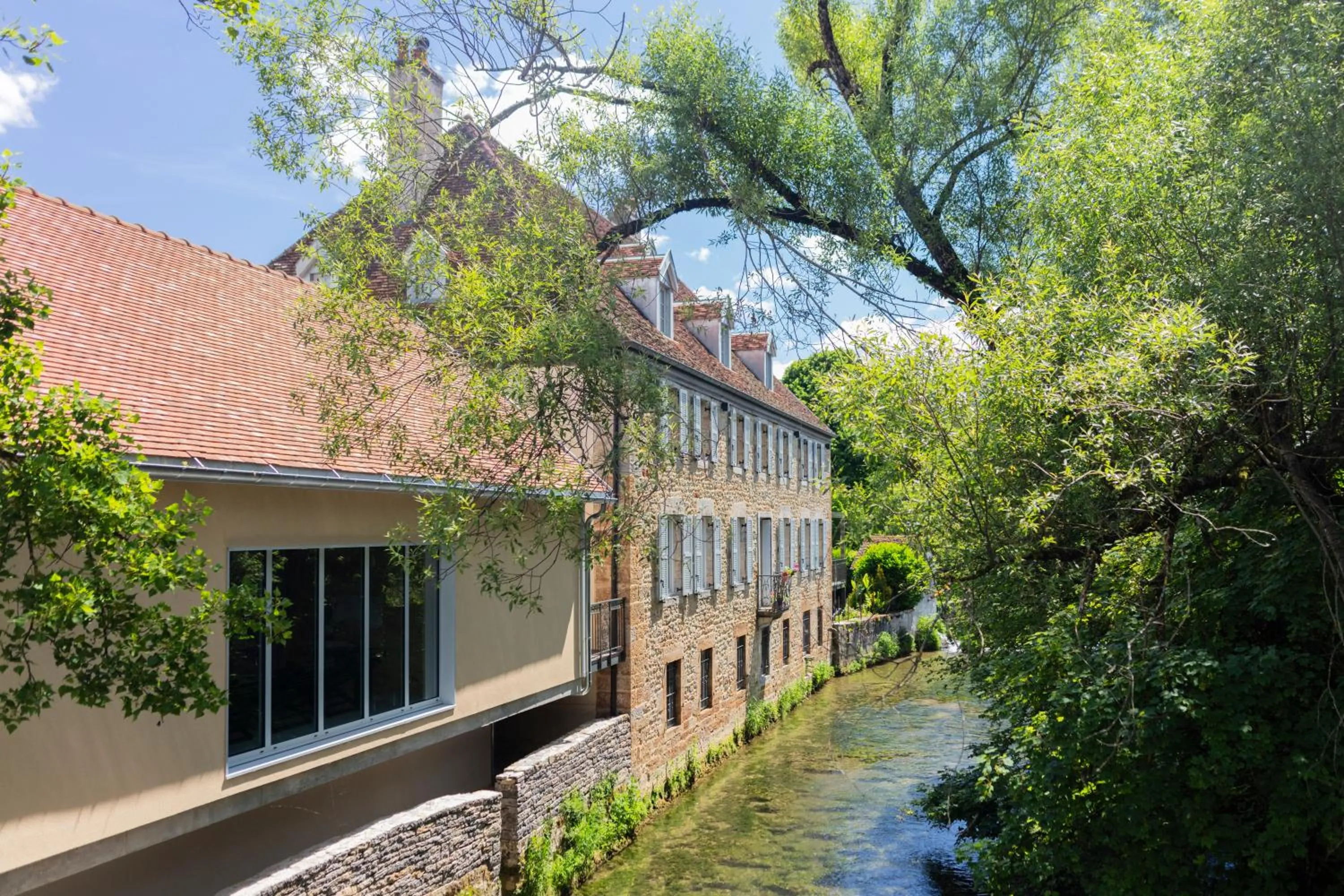 Property building in Le Clos Alice