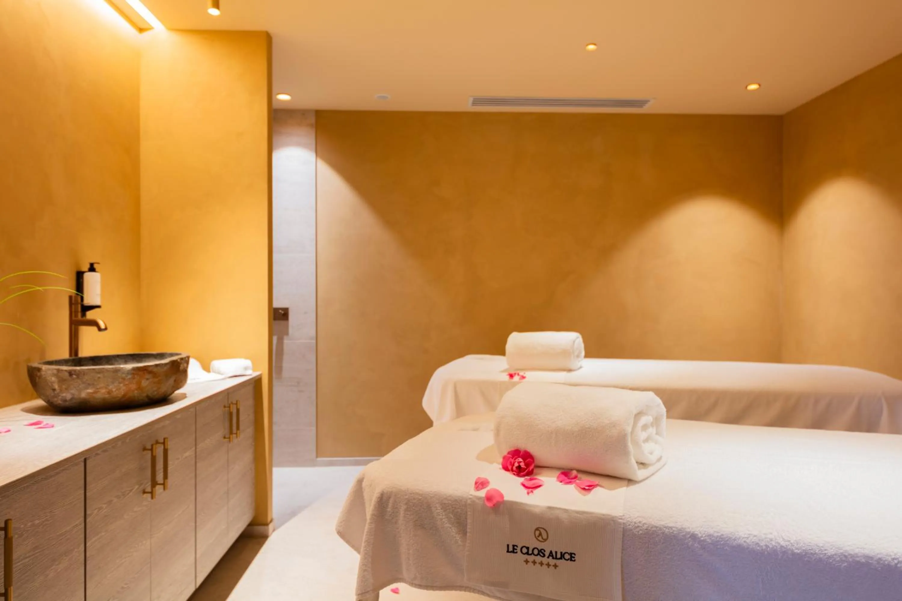 Massage, Bed in Le Clos Alice
