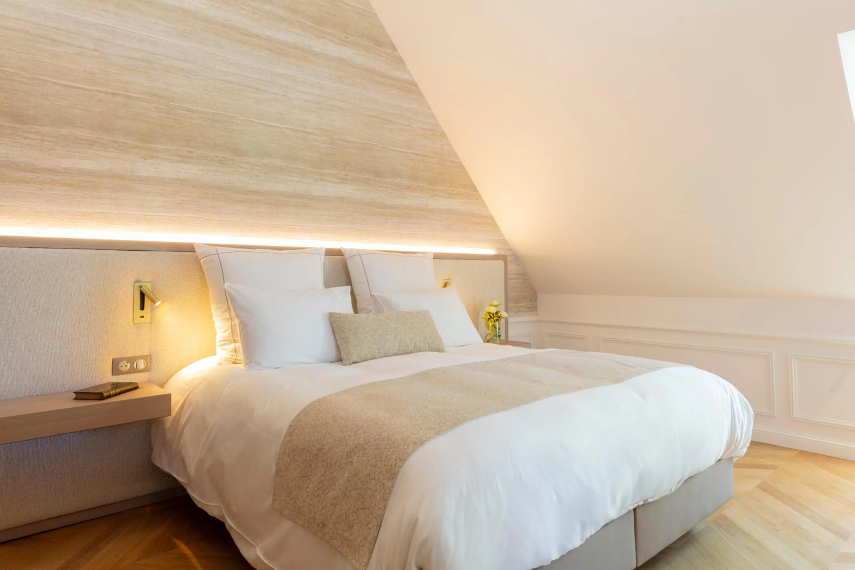 Bedroom, Bed in Le Clos Alice