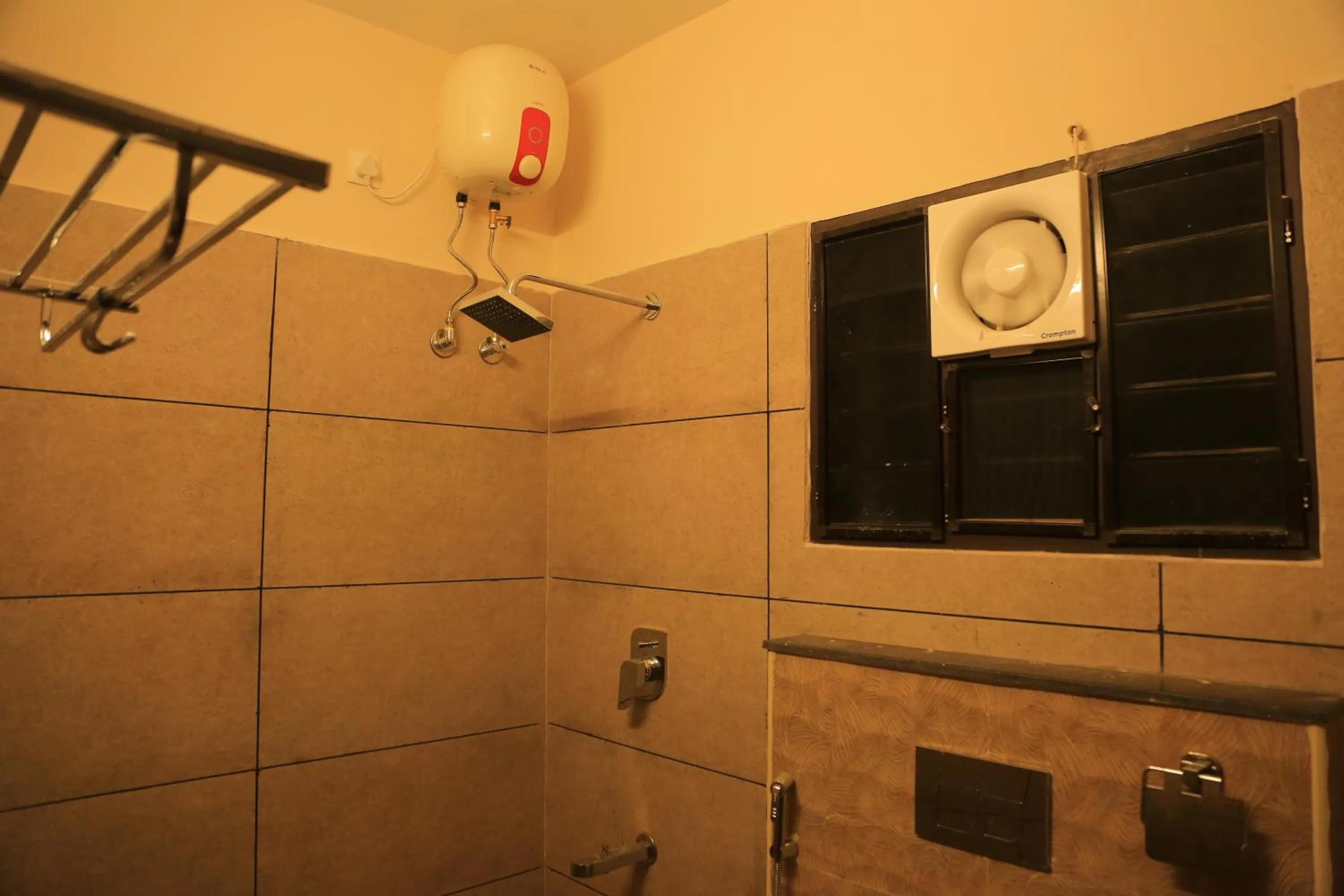 Shower in Ponni Homestay Kumbakonam
