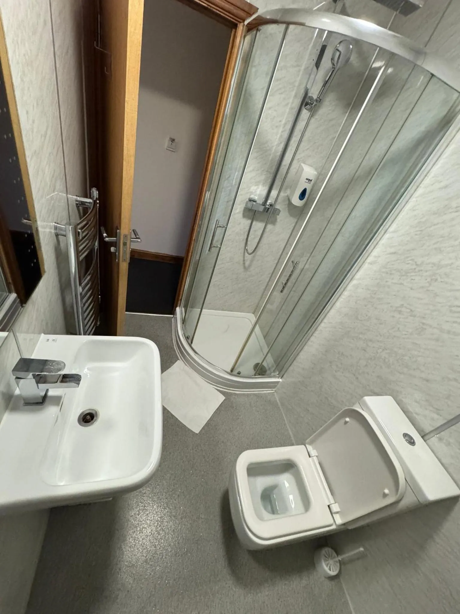 Shower in Epsilon Hotel