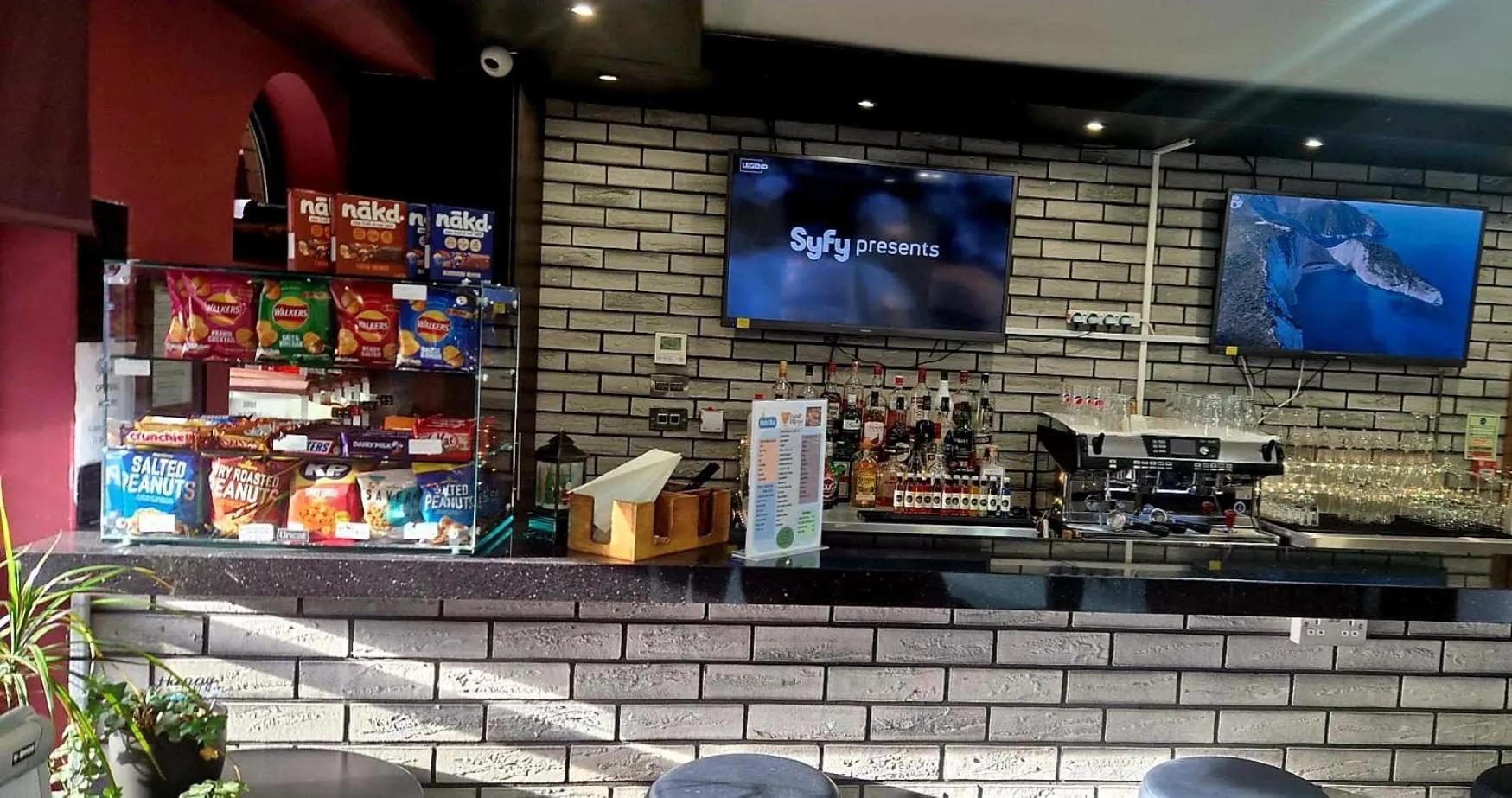 Restaurant/places to eat in Epsilon Hotel