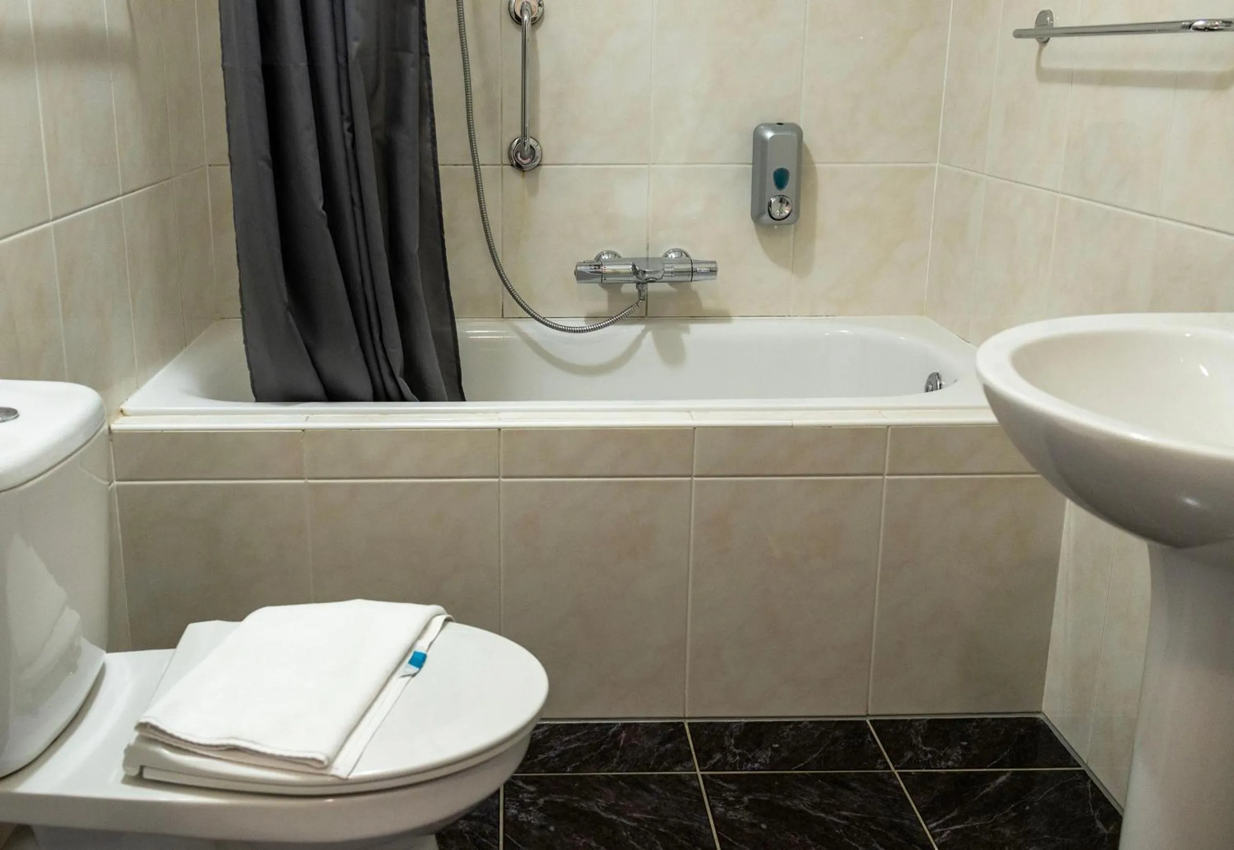 Shower in Hotel De Torenhoeve