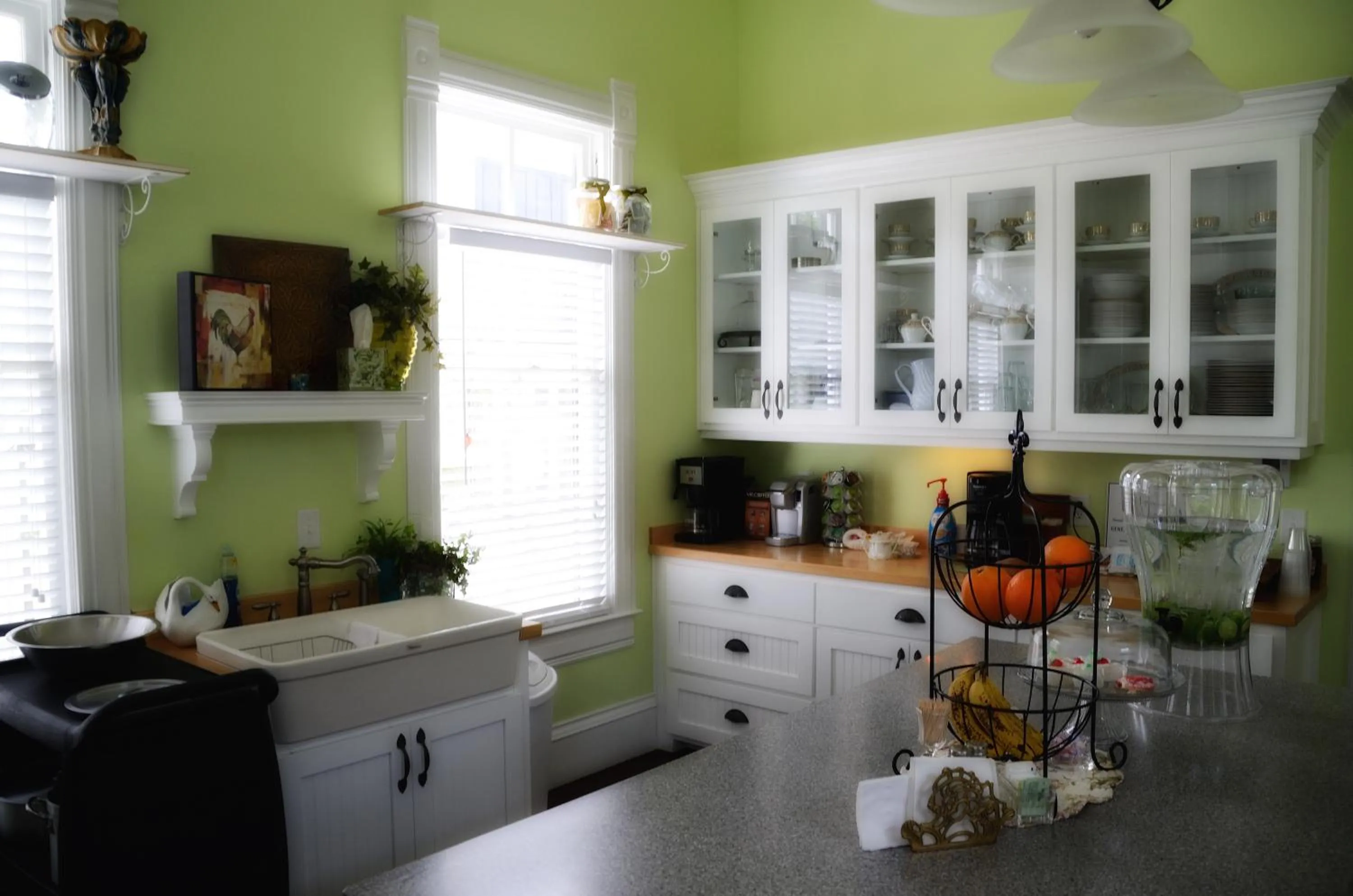 Kitchen or kitchenette in Grand Magnolia Ballroom & Suites
